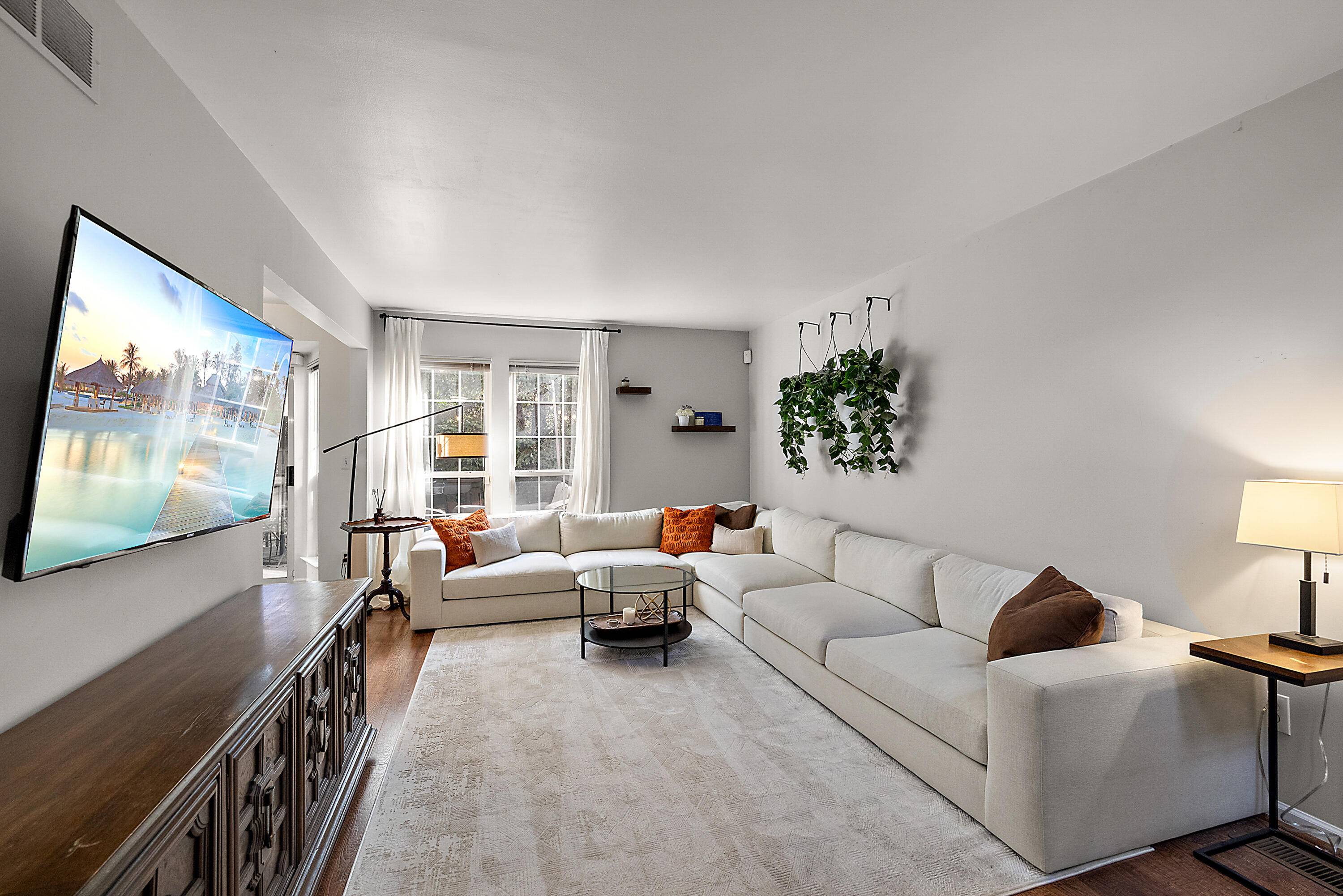 Ann Arbor, MI 48108,3073 Village CIR