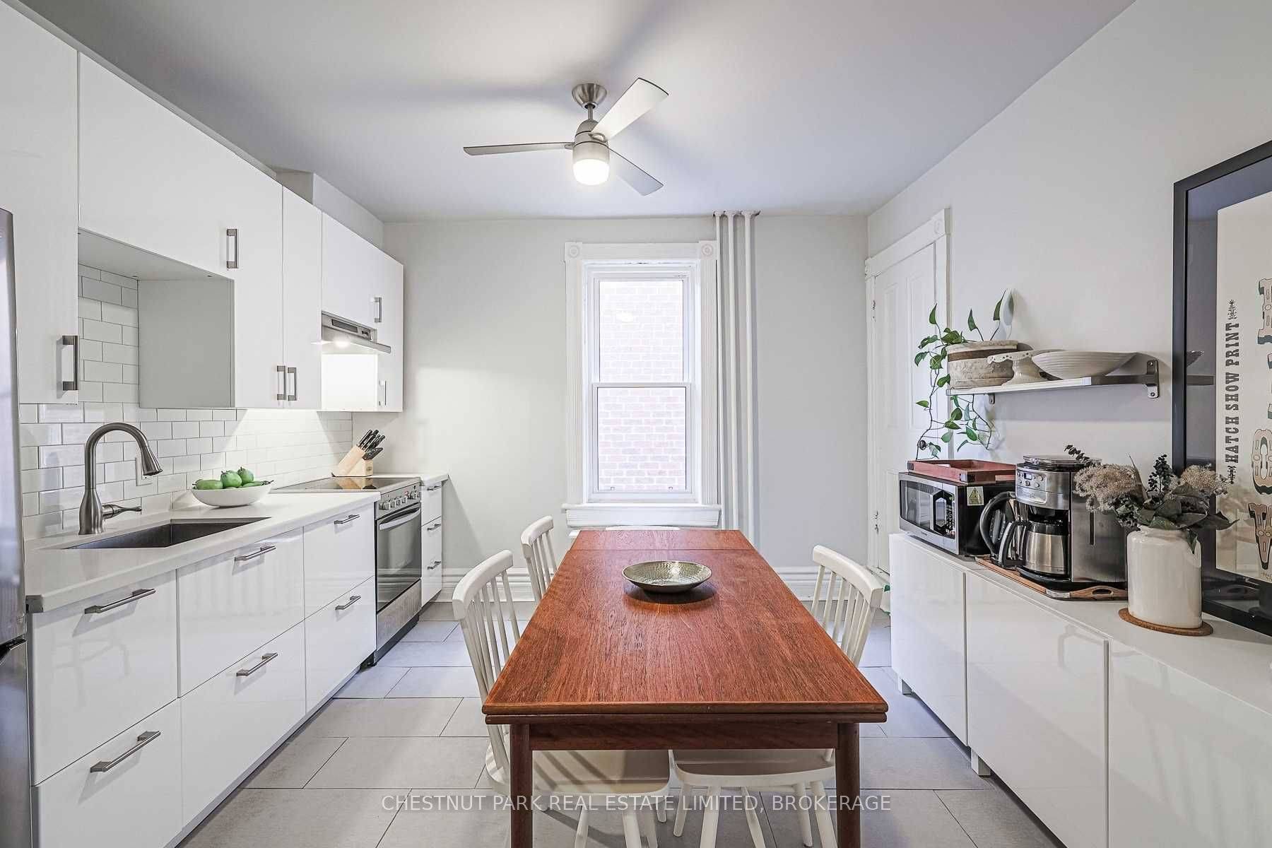 Toronto C01, ON M6G 2T3,553 Euclid AVE #Upper