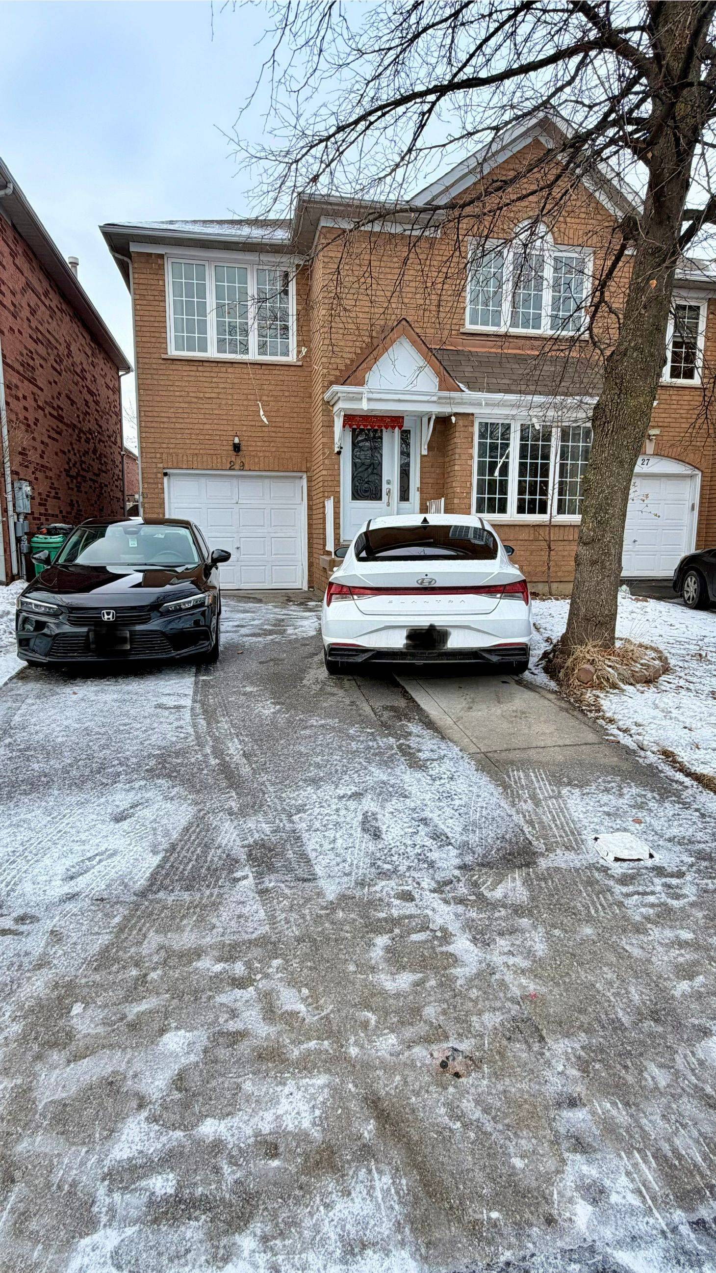 Brampton, ON L6R 1K8,29 Softneedle AVE