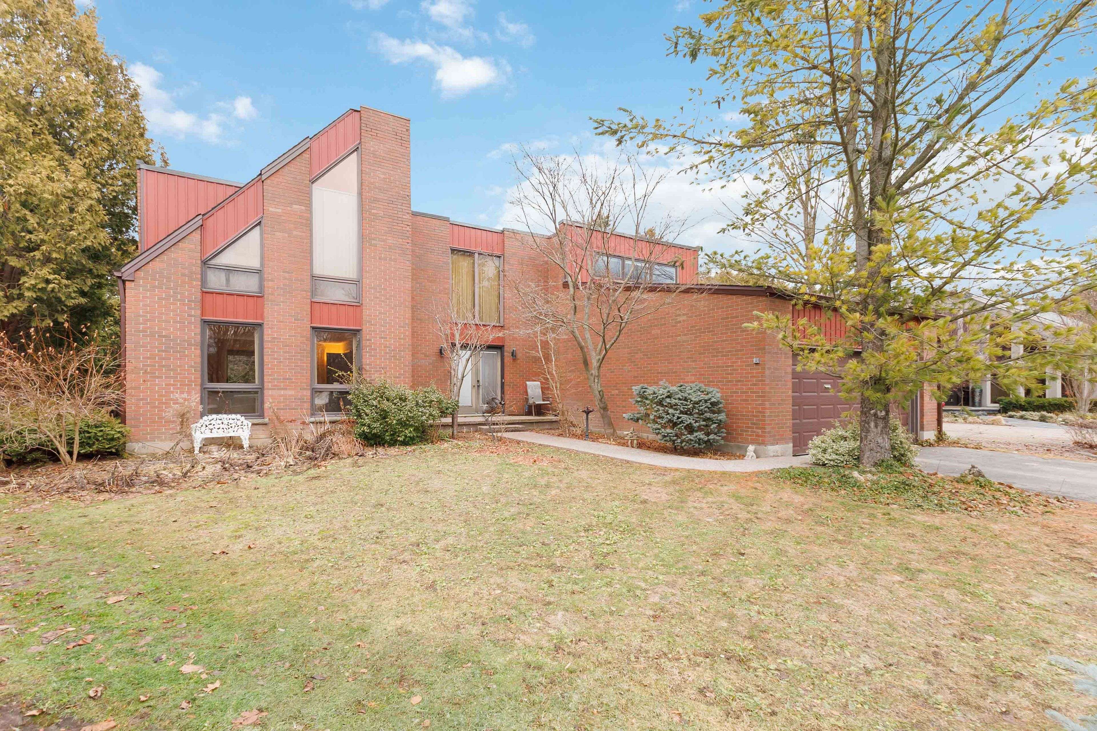 London North, ON N6G 3G9,3 Shavian CT