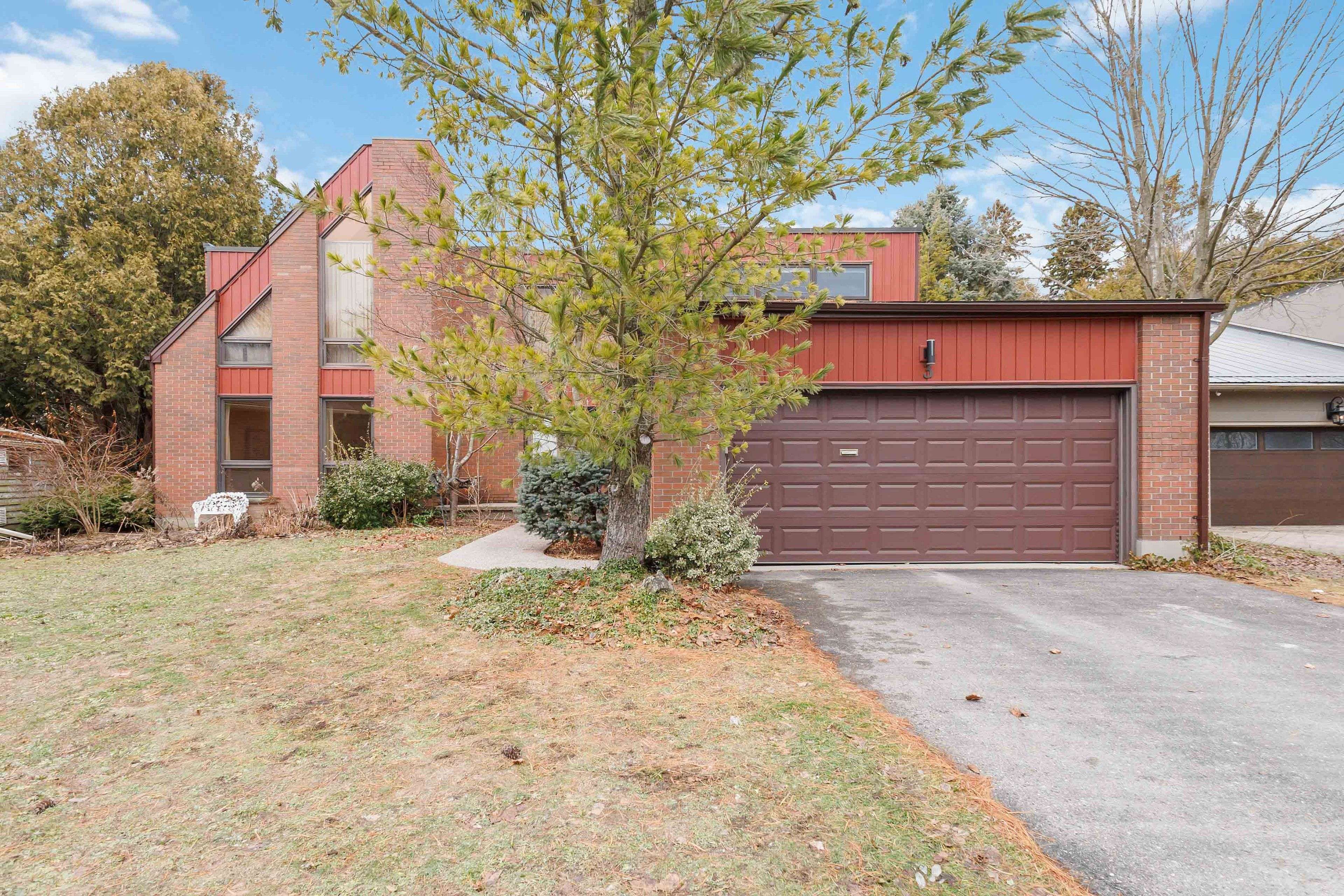 London North, ON N6G 3G9,3 Shavian CT