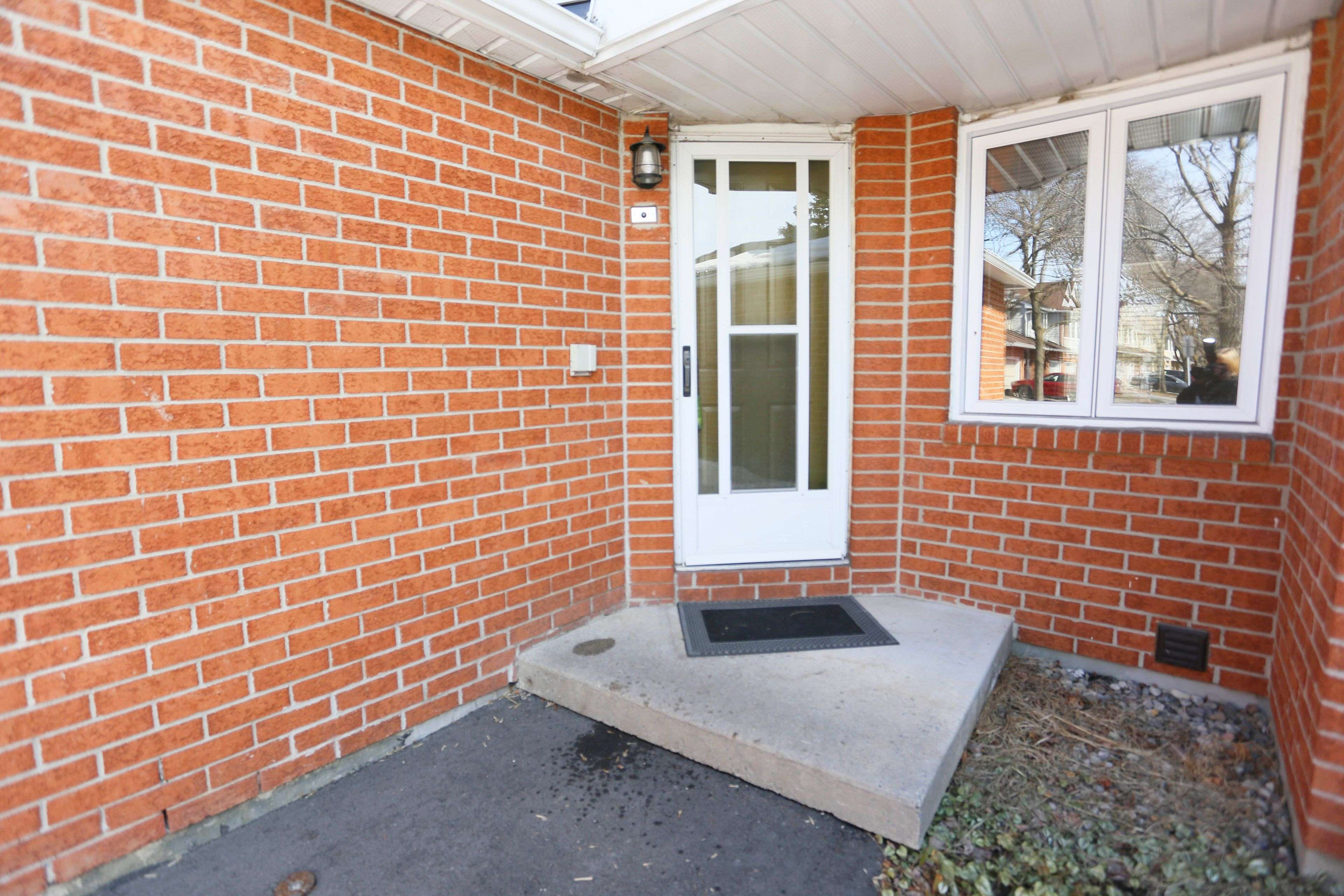 Overbrook - Castleheights And Area, ON K1K 4J8,15 Forestlane Private #8