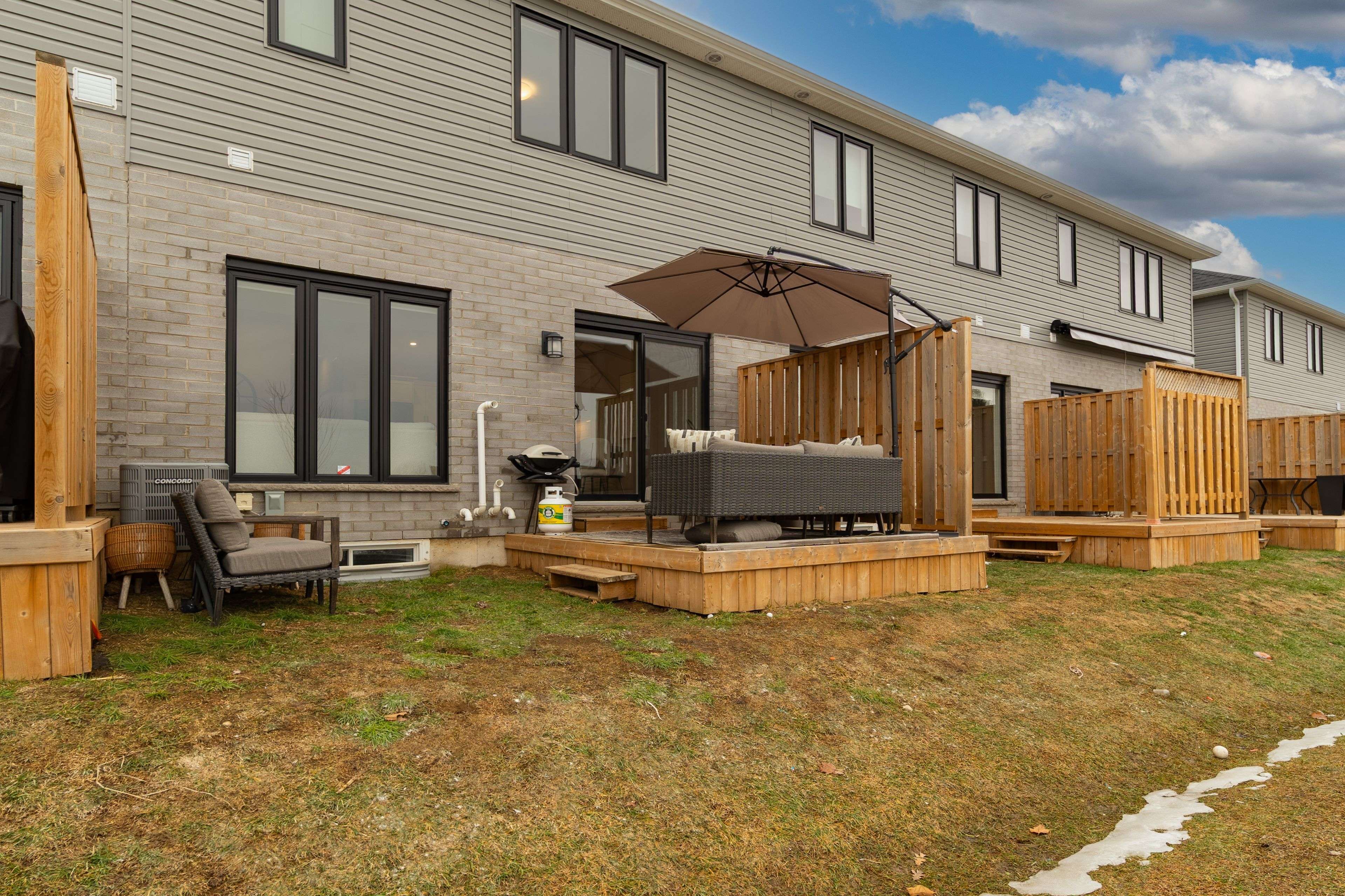 Lucan Biddulph, ON N0M 2J0,17 Nicholson ST #35