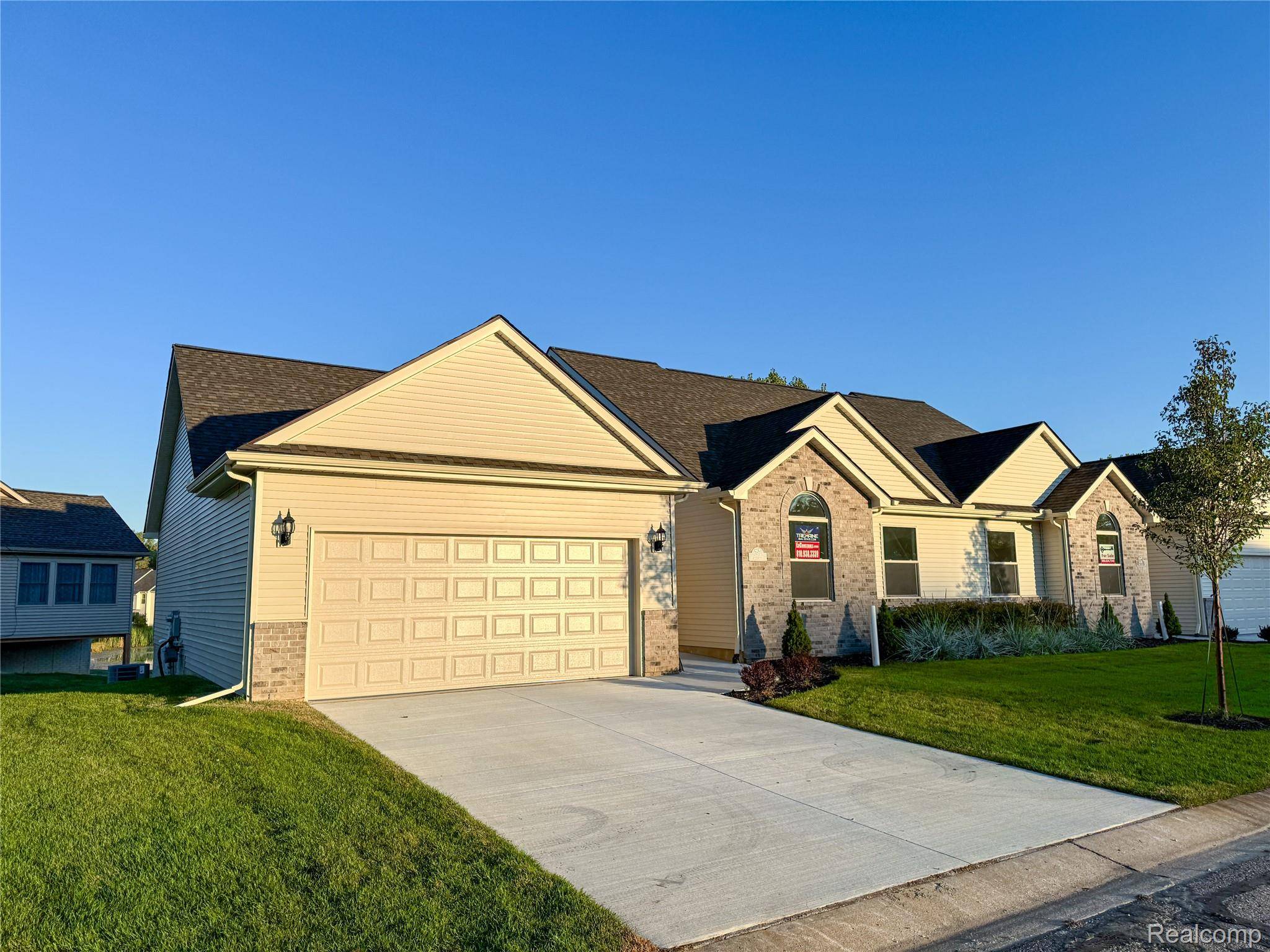 Burton, MI 48509,5389 Swan DR