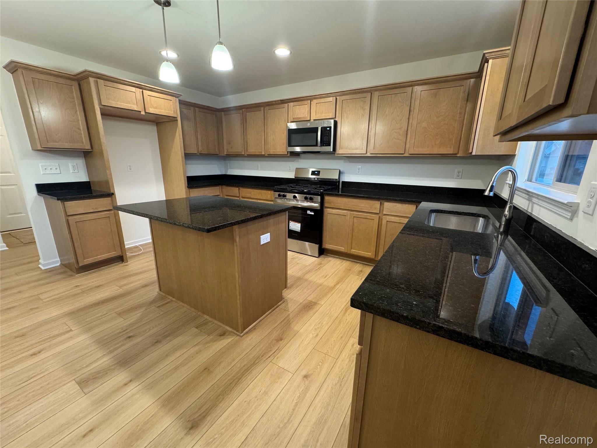 Burton, MI 48509,5389 Swan DR