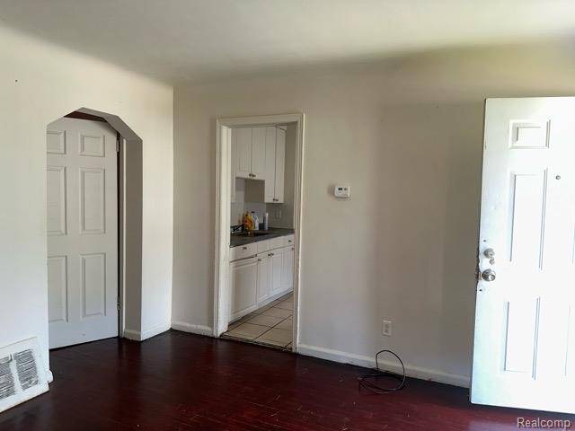 Detroit, MI 48205,13424 TACOMA ST