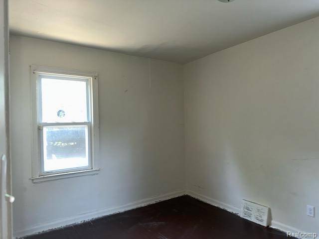 Detroit, MI 48205,13424 TACOMA ST