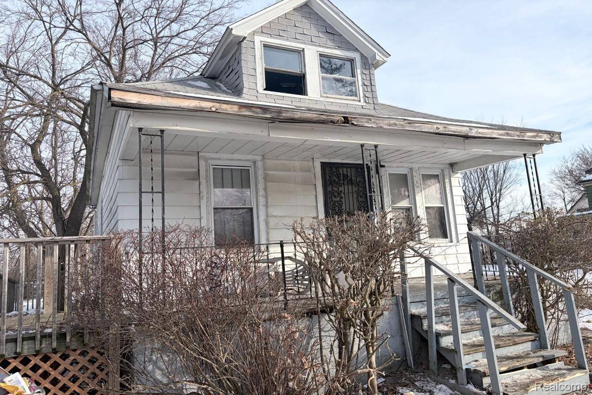 Detroit, MI 48213,8922 Armour ST