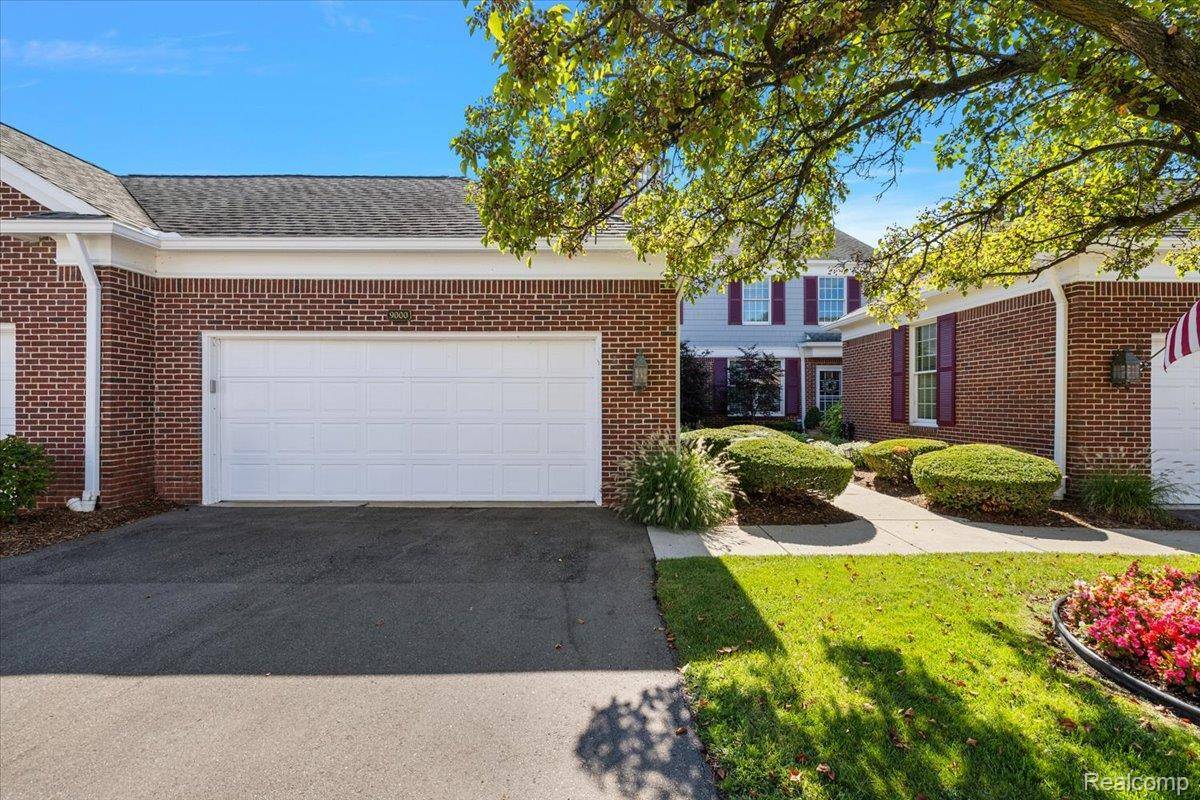 St. Clair Shores, MI 48080,9000 Harbor Place DR