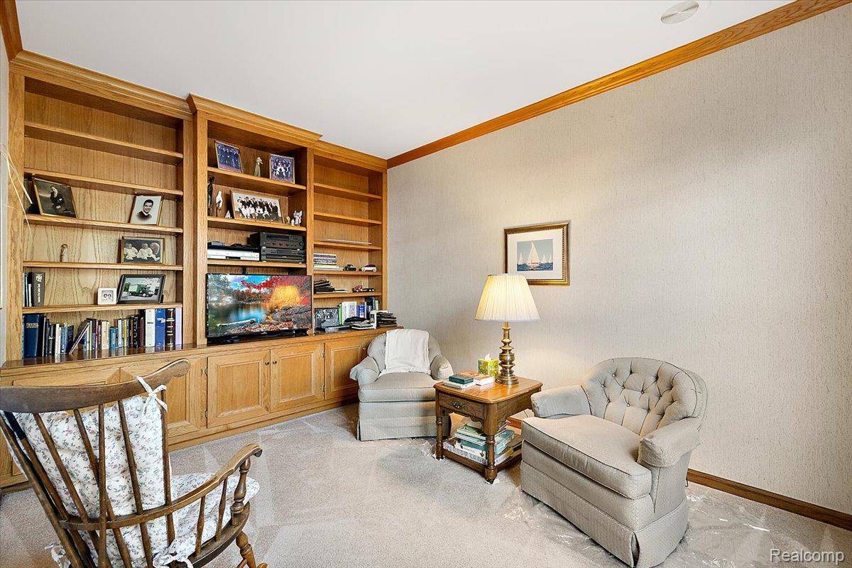 St. Clair Shores, MI 48080,9000 Harbor Place DR