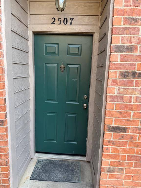 Arlington, TX 76006,2507 Peargrove Circle