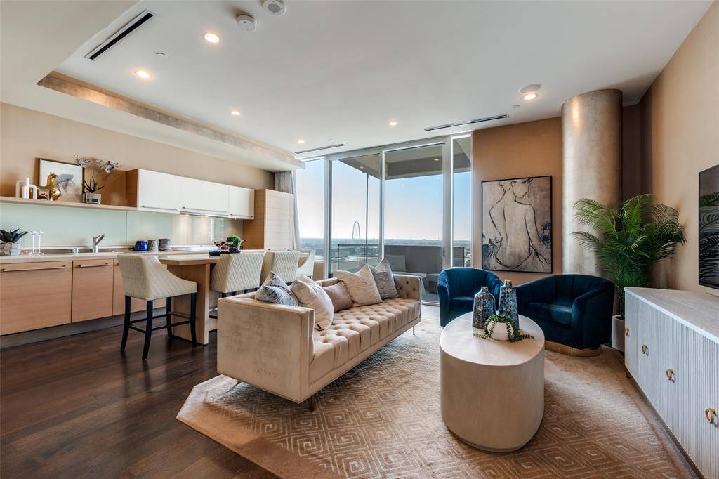 Dallas, TX 75219,2408 Victory Park Lane #1031