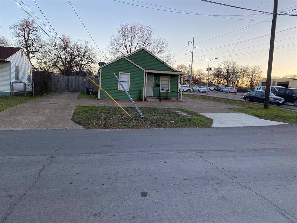 Dallas, TX 75227,7002 Red Bud Drive