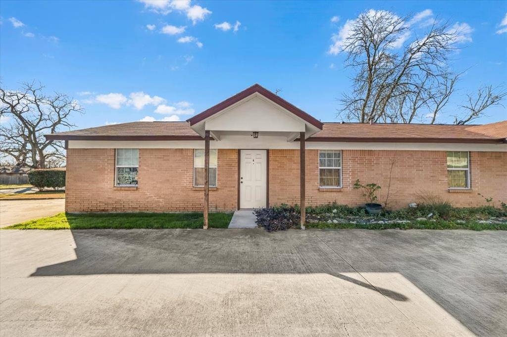 Benbrook, TX 76126,112 Del Rio Avenue #A & B