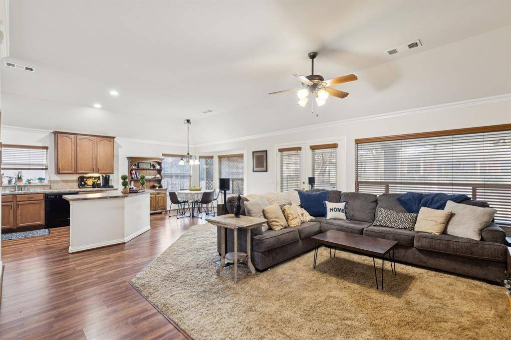 Denton, TX 76207,9600 Applewood Trail