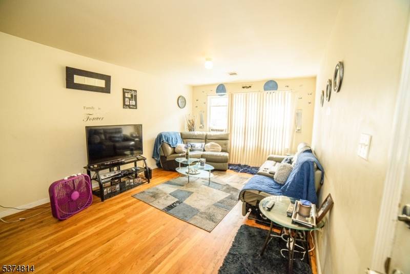 Newark City, NJ 07103,629 S 18Th St