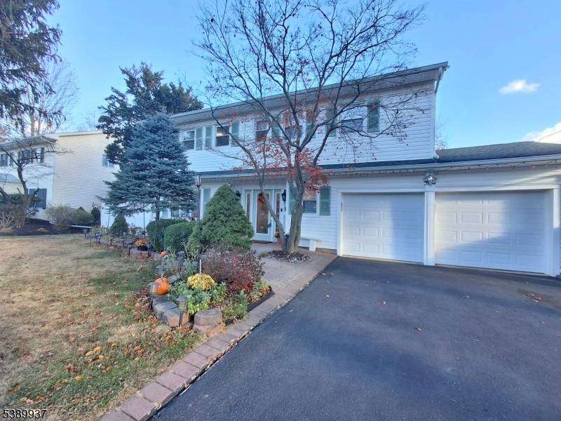 Old Bridge Twp., NJ 08857,5 Elaine Ct