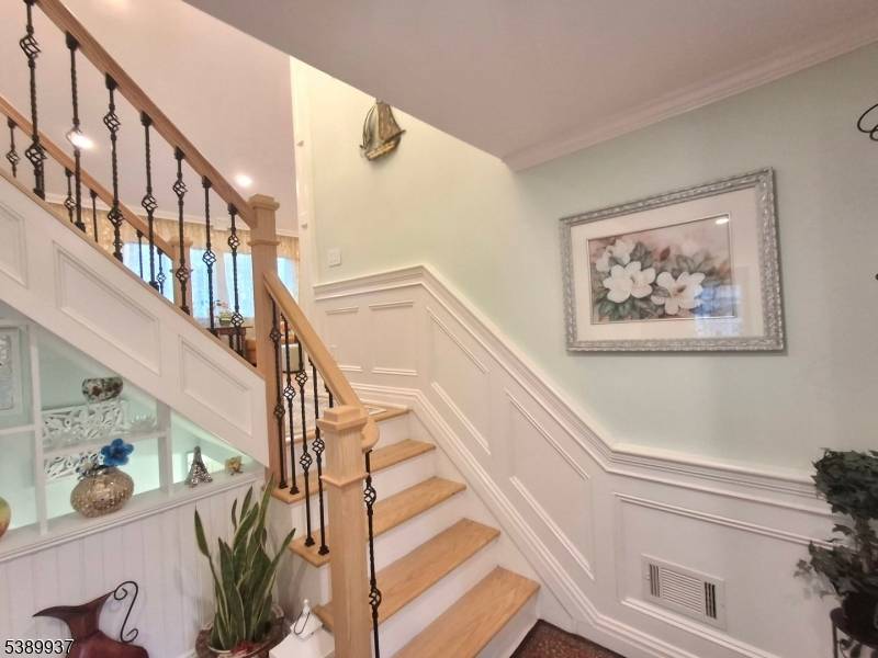 Old Bridge Twp., NJ 08857,5 Elaine Ct