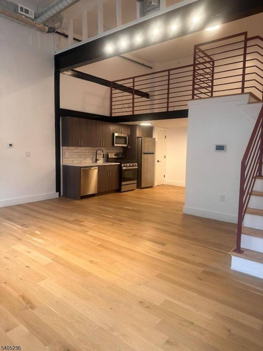 East Orange City, NJ 07017,19 N Harrison St