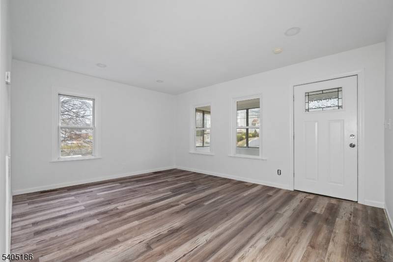 Nutley Twp., NJ 07110,509 Centre St #1