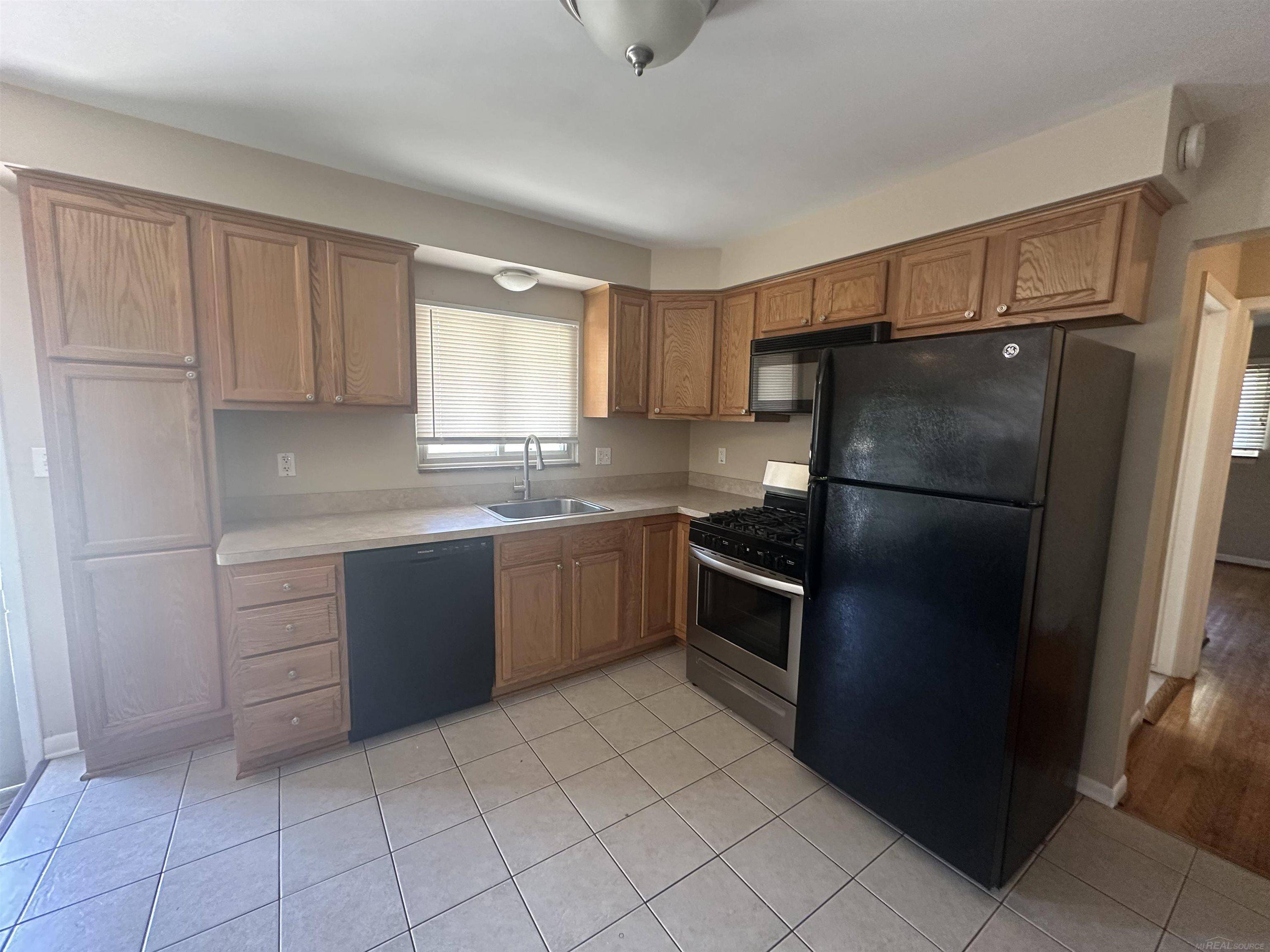 Saint Clair Shores, MI 48080,24720 Culver ST