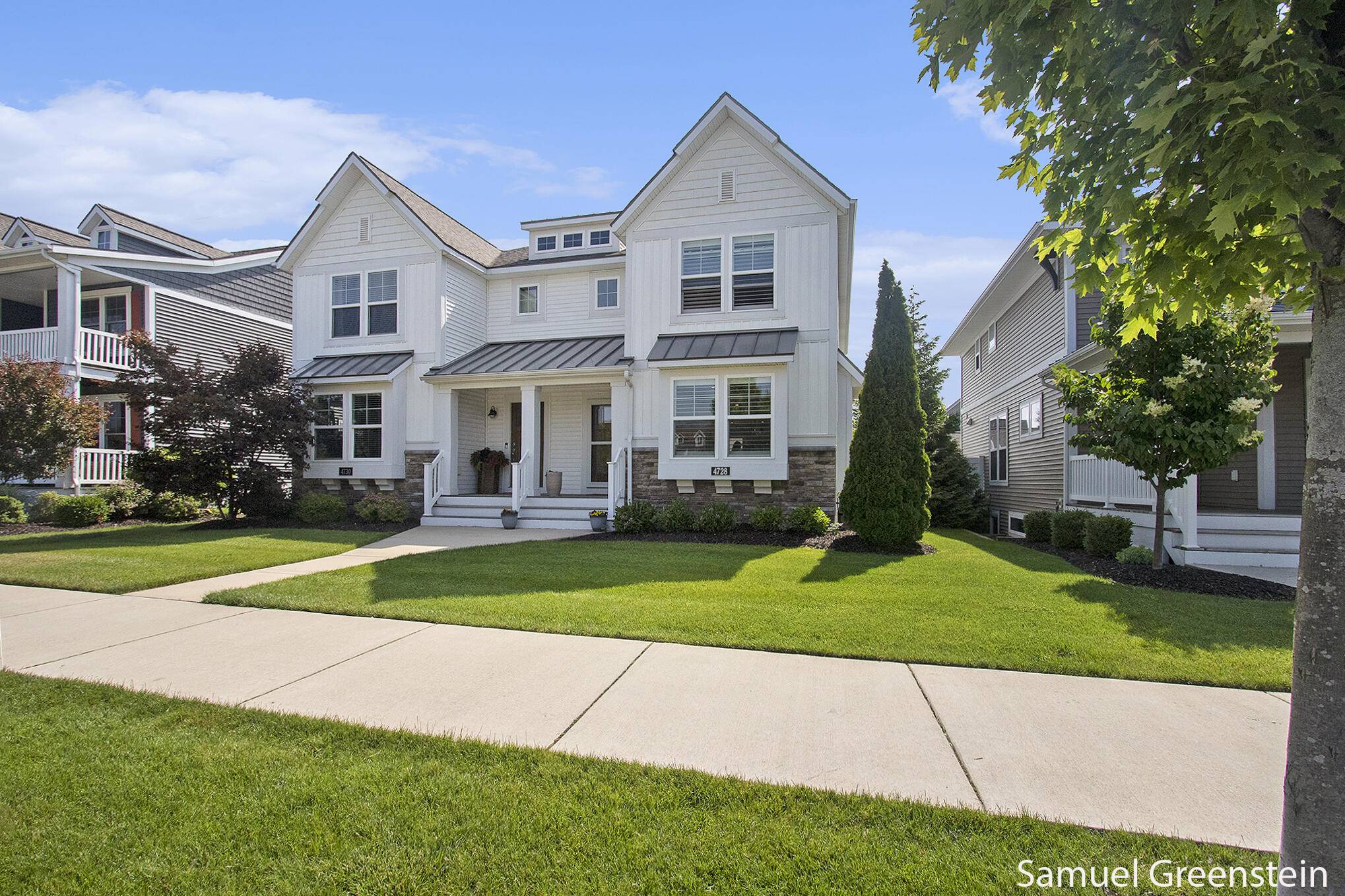 Holland, MI 49424,4728 Macatawa Legends BLVD #19