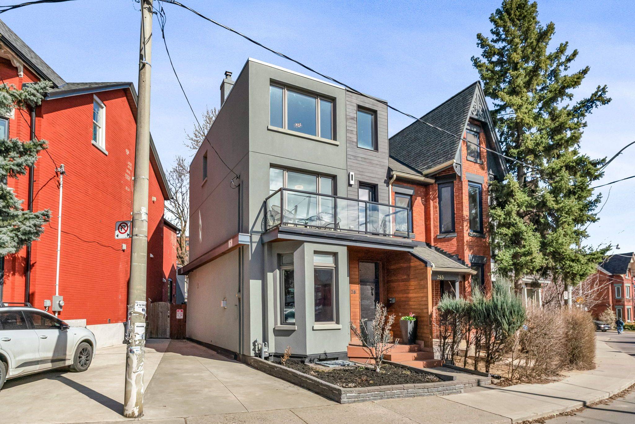 Toronto C01, ON M6J 3H1,285 Lisgar ST