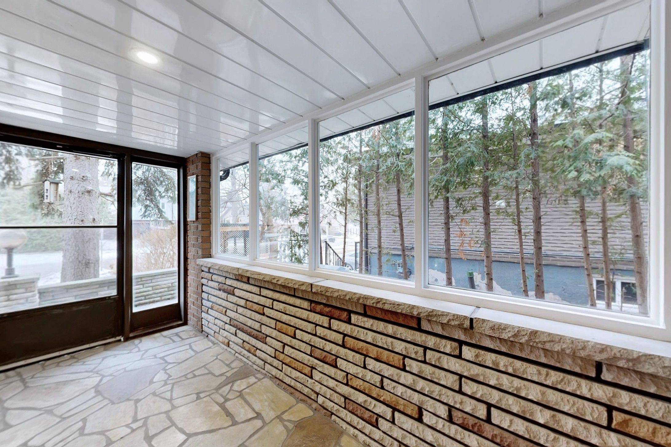 Toronto C15, ON M2J 2W9,31 Angus DR