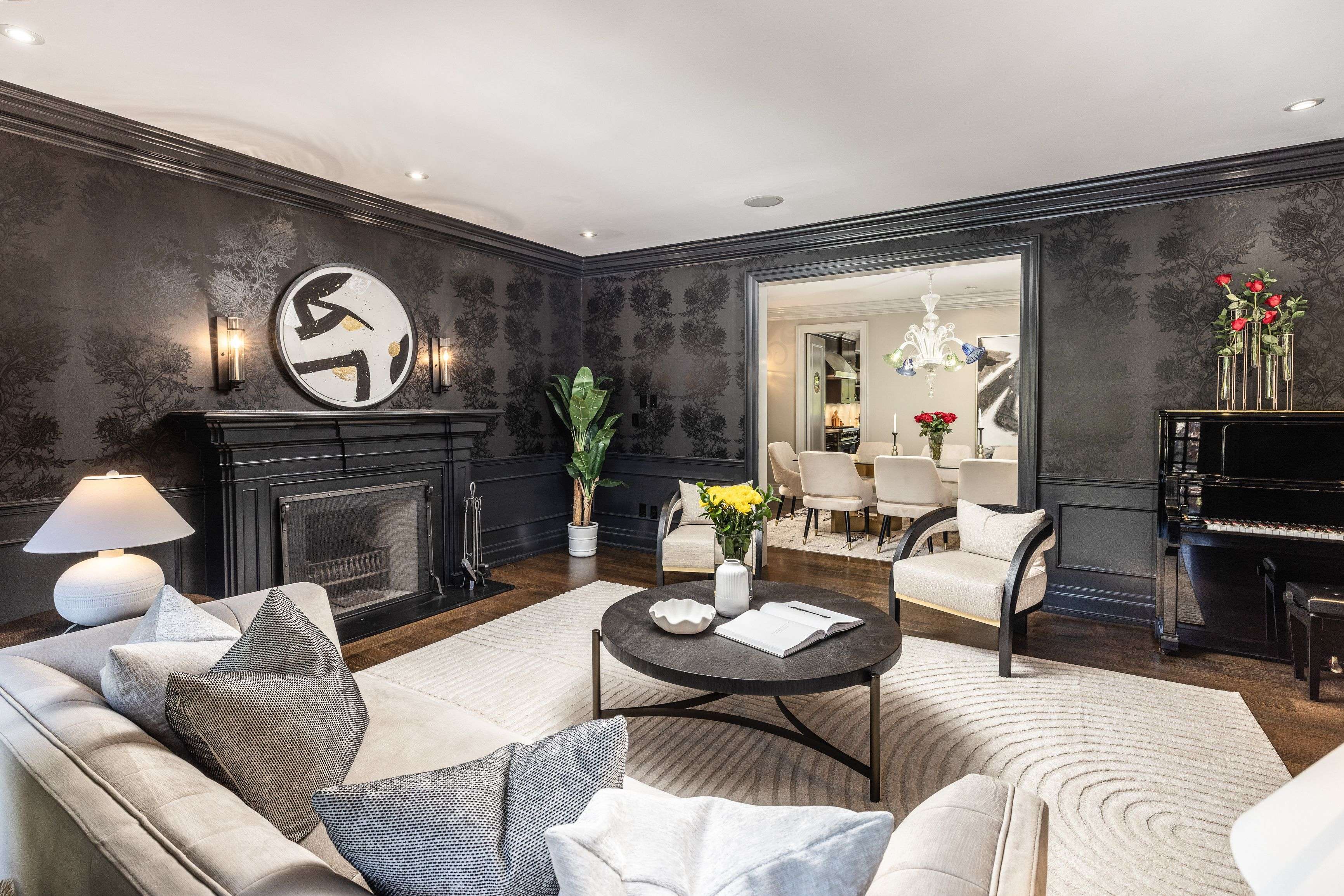 Toronto C12, ON M4N 1R8,27 Bayview Wood