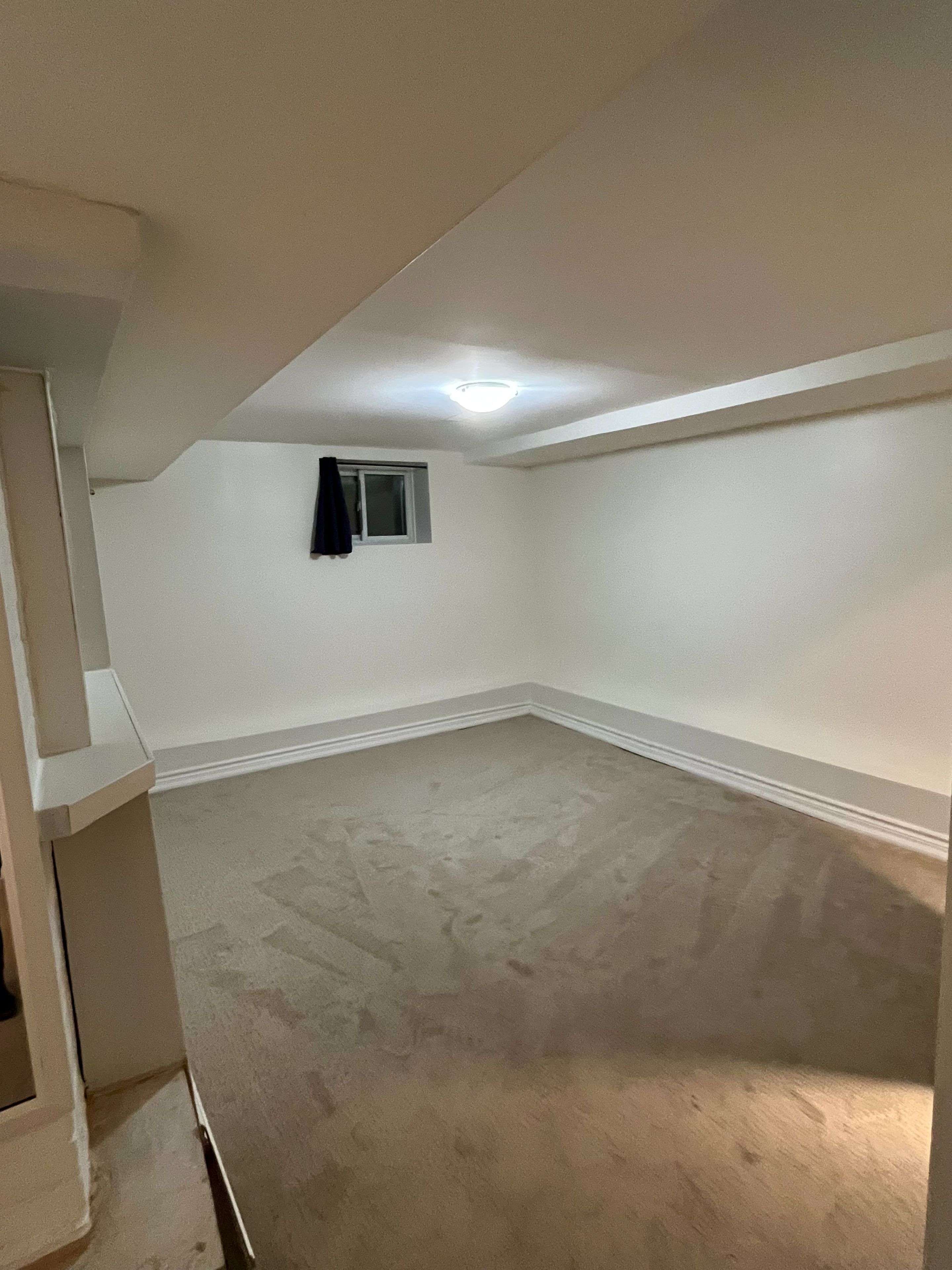 Toronto E02, ON M4L 3H4,5 Edgewood GDNS #Basement