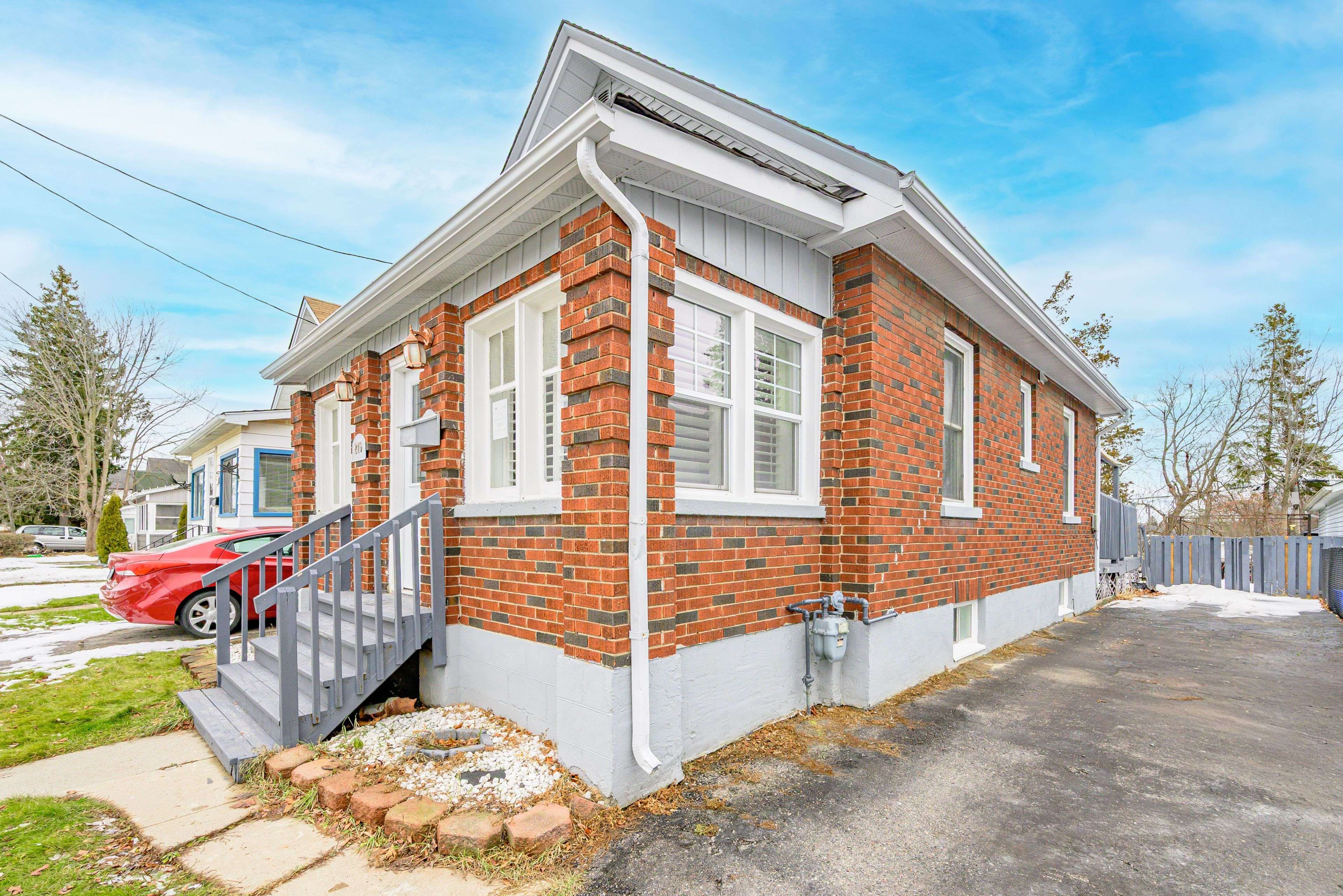 Oshawa, ON L1H 5T1,219 Verdun RD