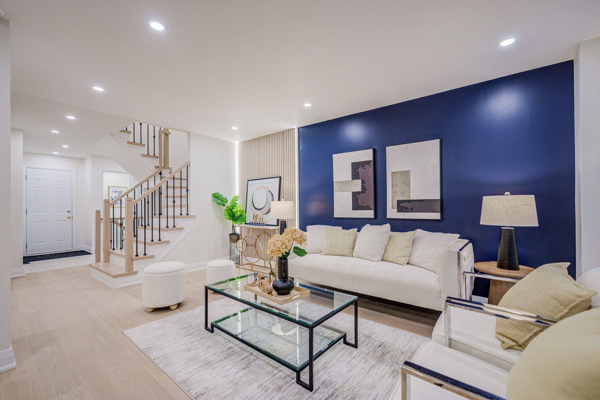 Toronto E07, ON M1S 4J6,590 Sandhurst CIR #10