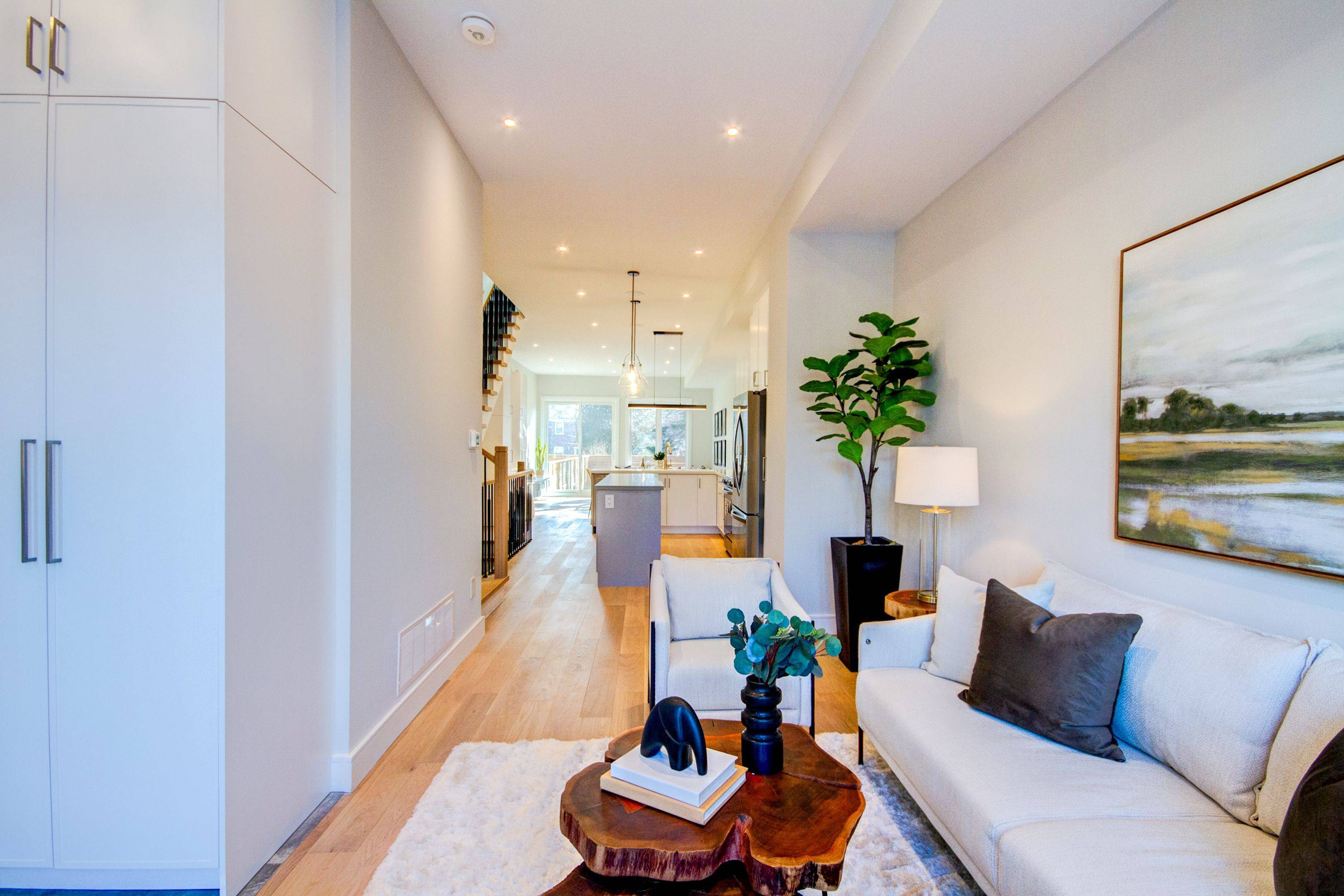 Toronto E06, ON M1N 1W5,3C Linton AVE