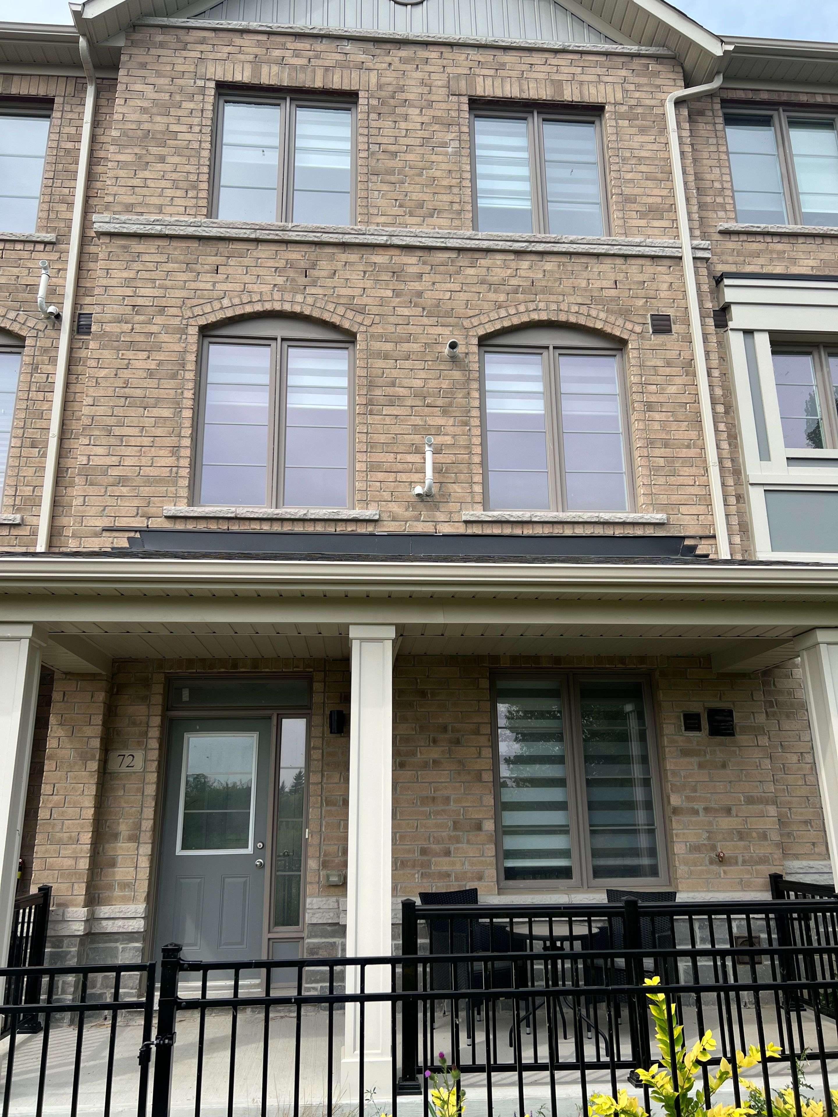 Whitby, ON L1N 0N1,72 Waterside WAY