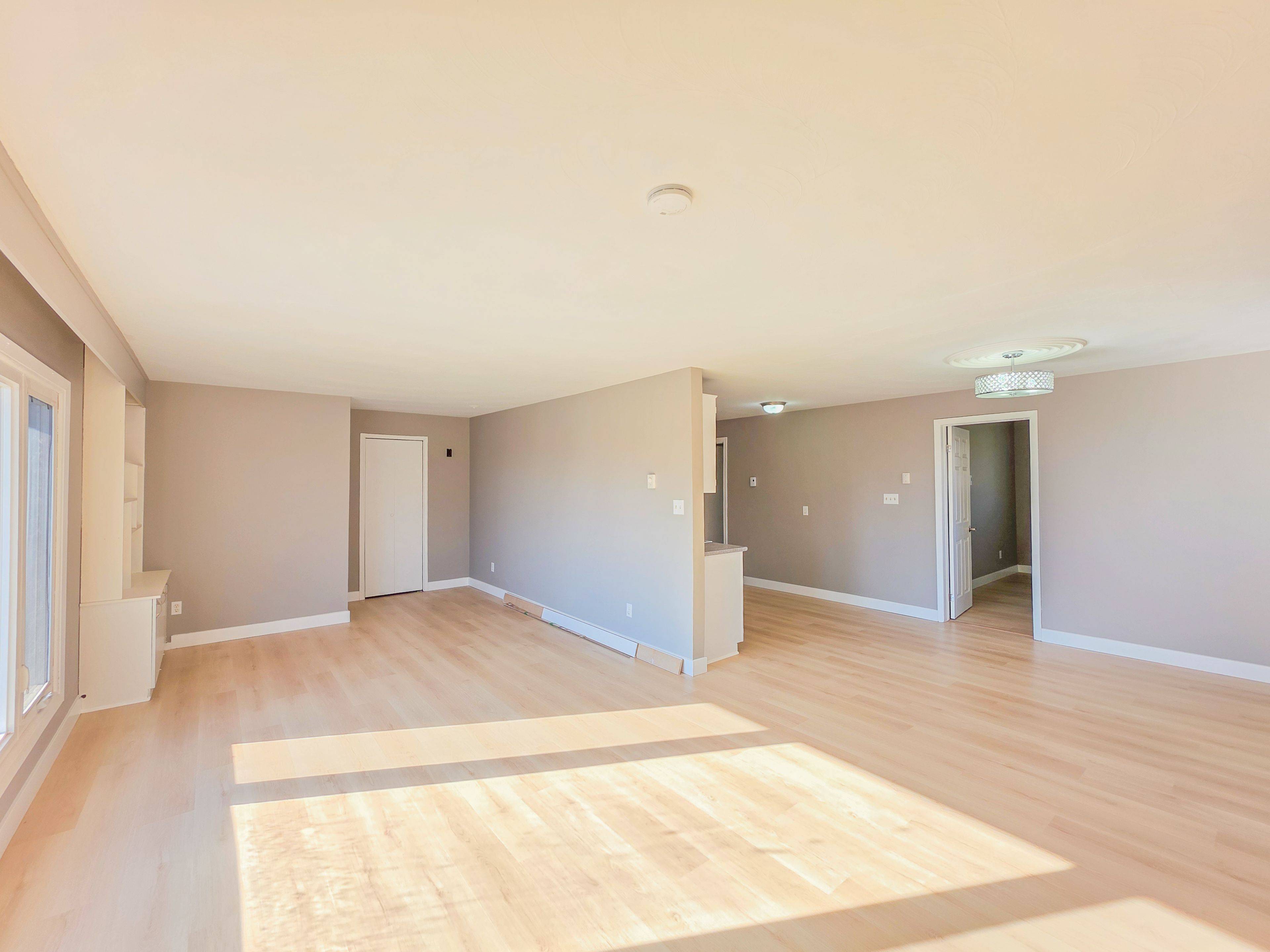 Oshawa, ON L1H 3E5,488 Dean AVE #Upper