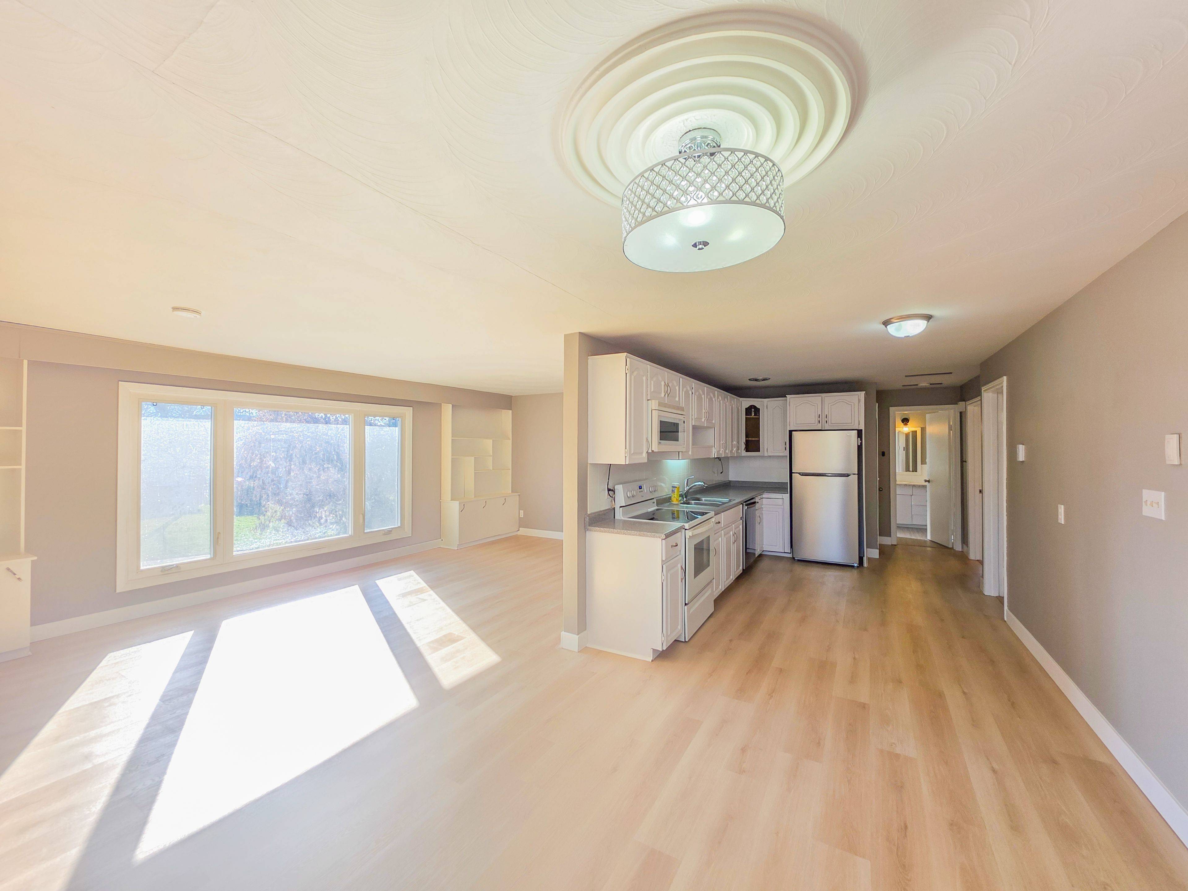 Oshawa, ON L1H 3E5,488 Dean AVE #Upper