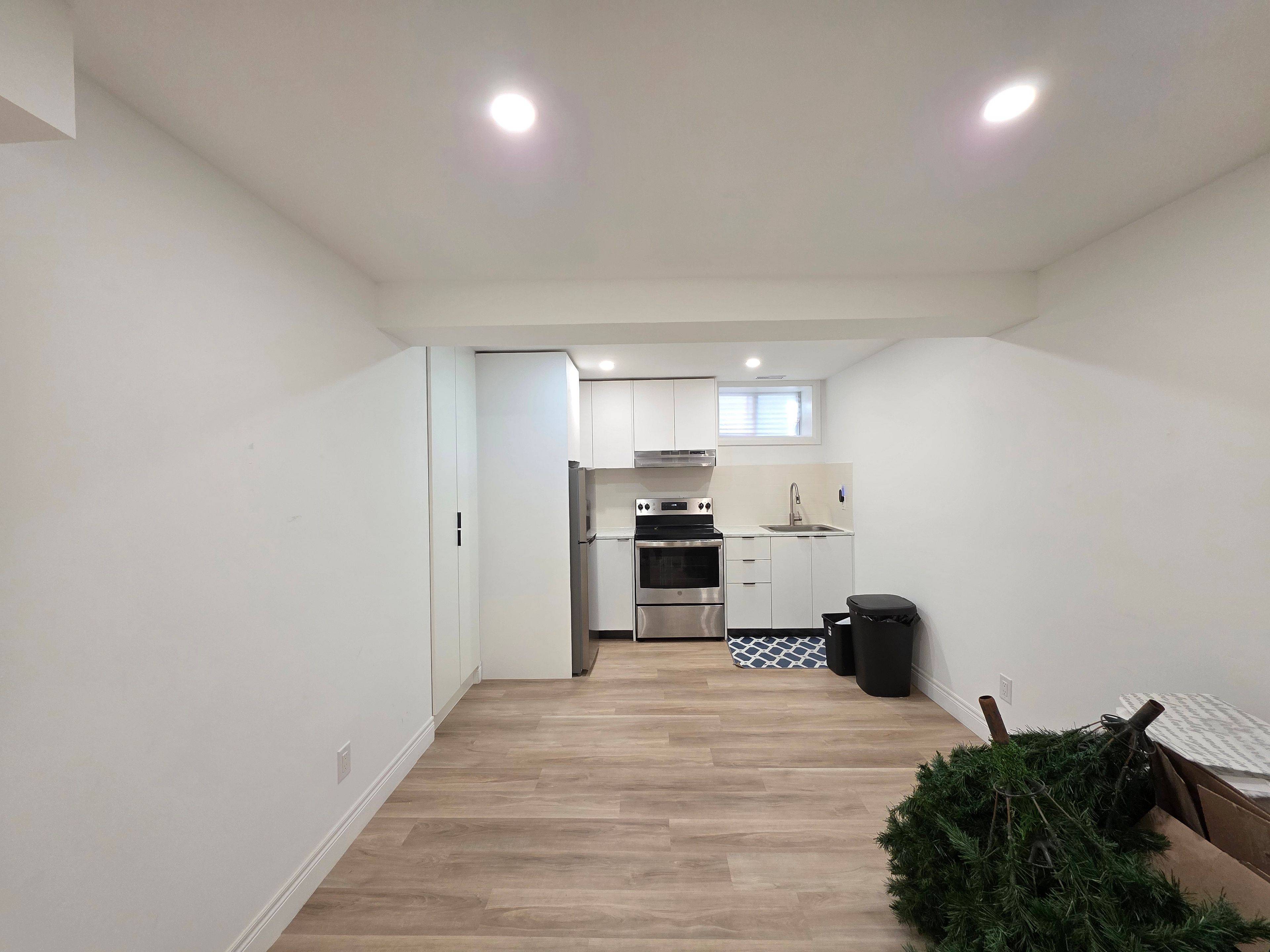 Oshawa, ON L1H 4R8,300 Albert ST #Lower