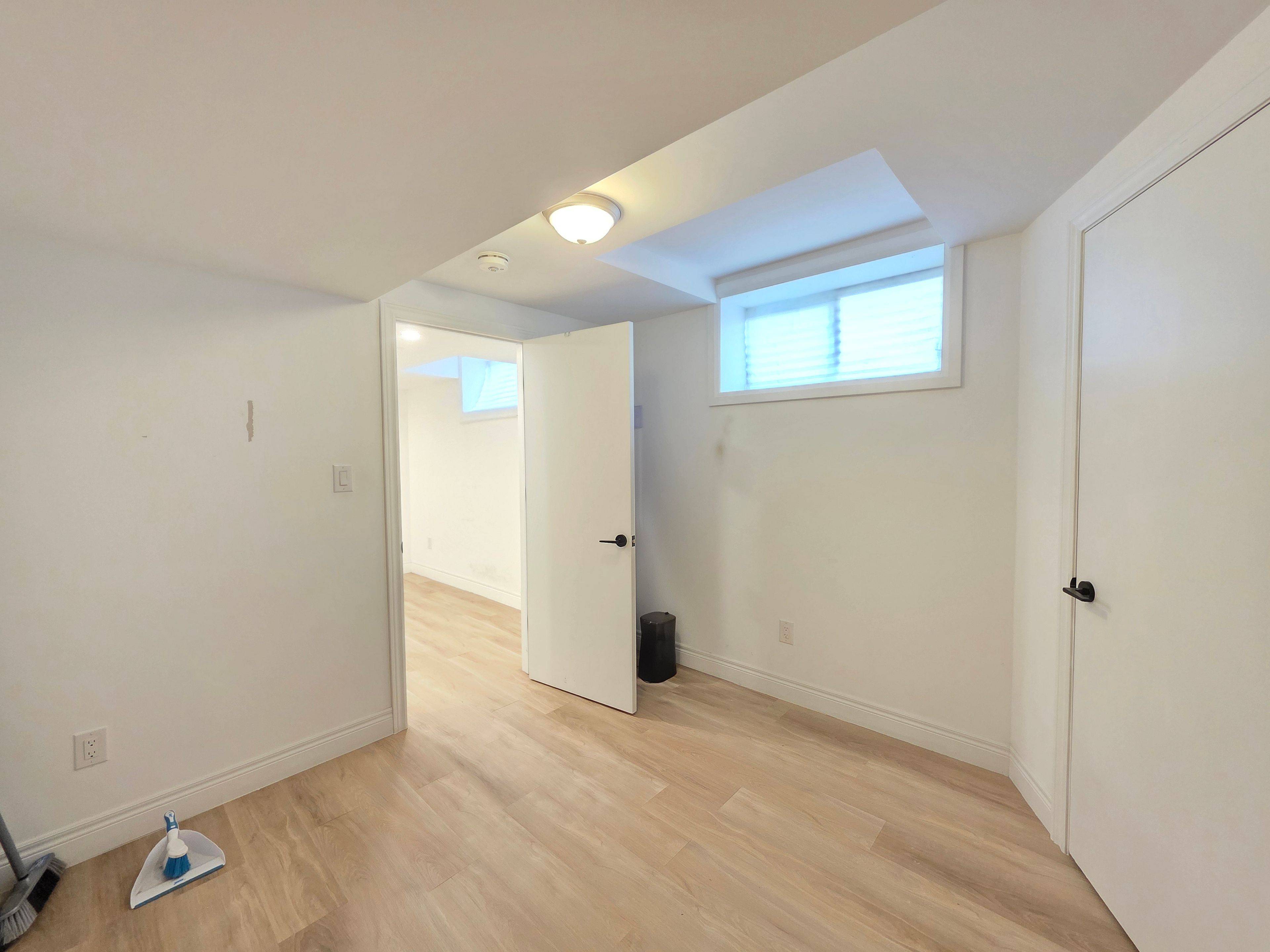 Oshawa, ON L1H 4R8,300 Albert ST #Lower