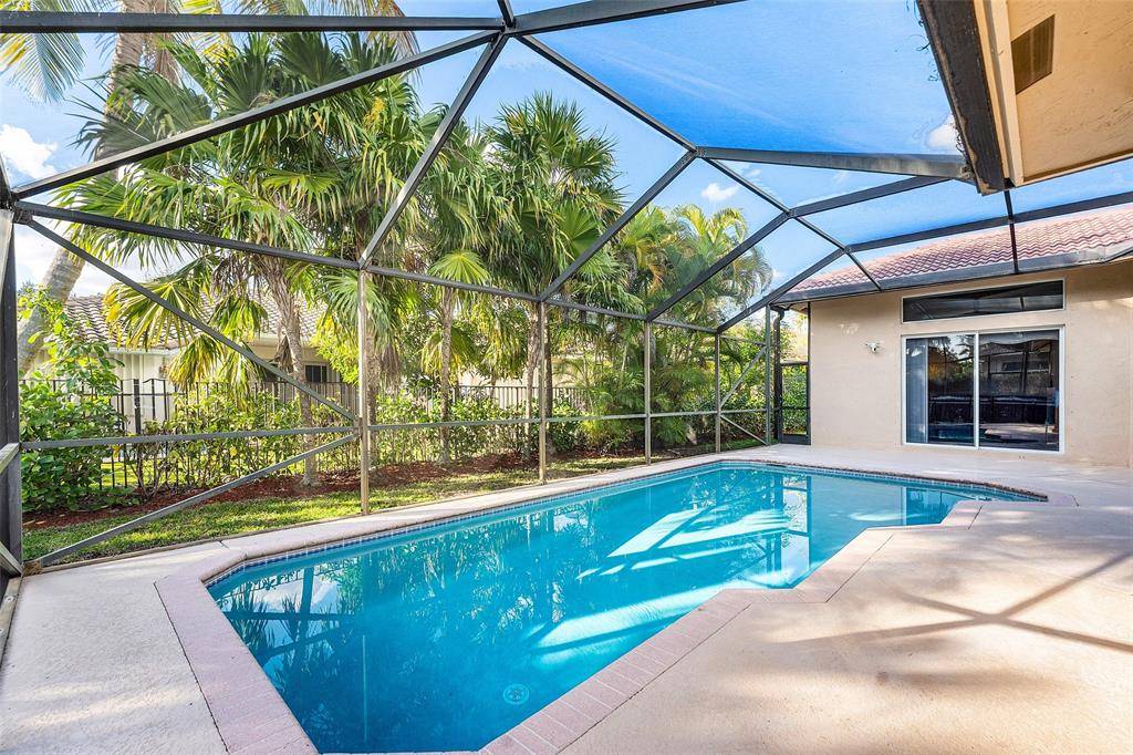 Weston, FL 33331,3852 Oak Ridge Circle