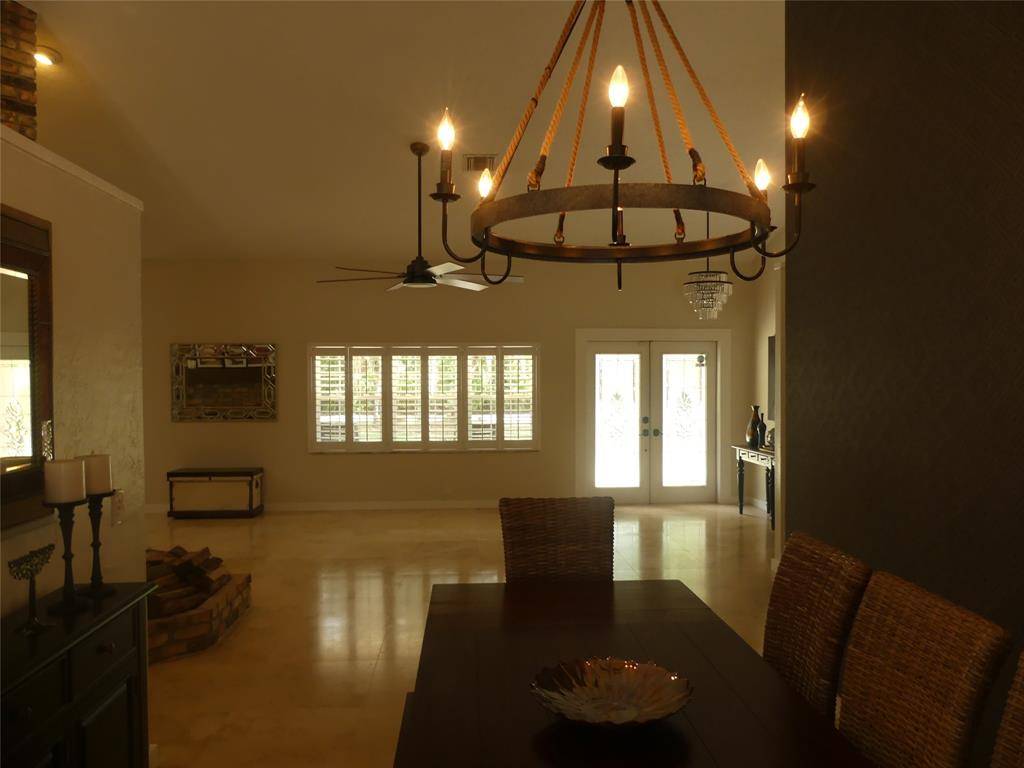 Parkland, FL 33067,5221 PINETREE RD