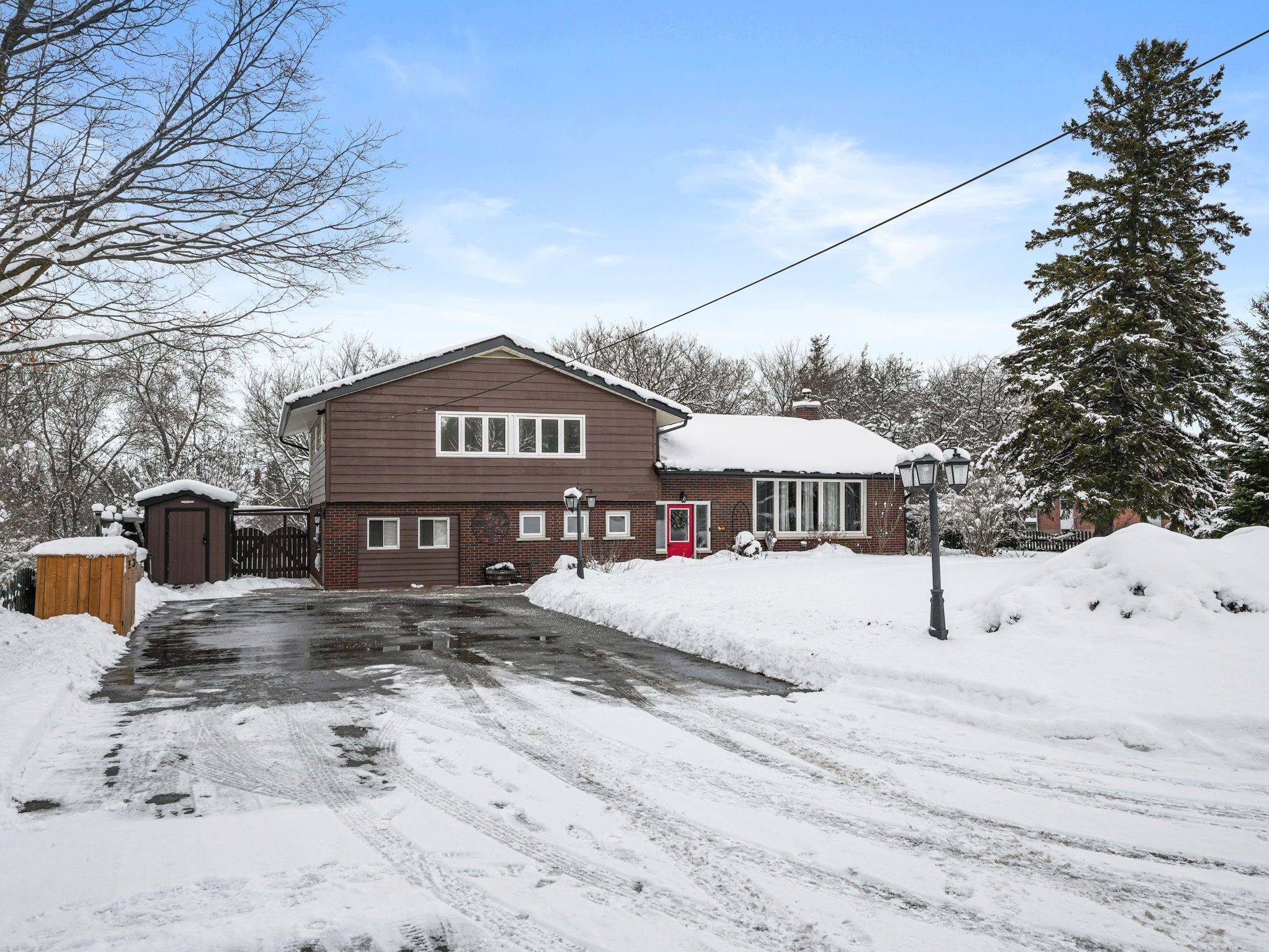 New Tecumseth, ON L9R 1K1,636 Victoria ST E