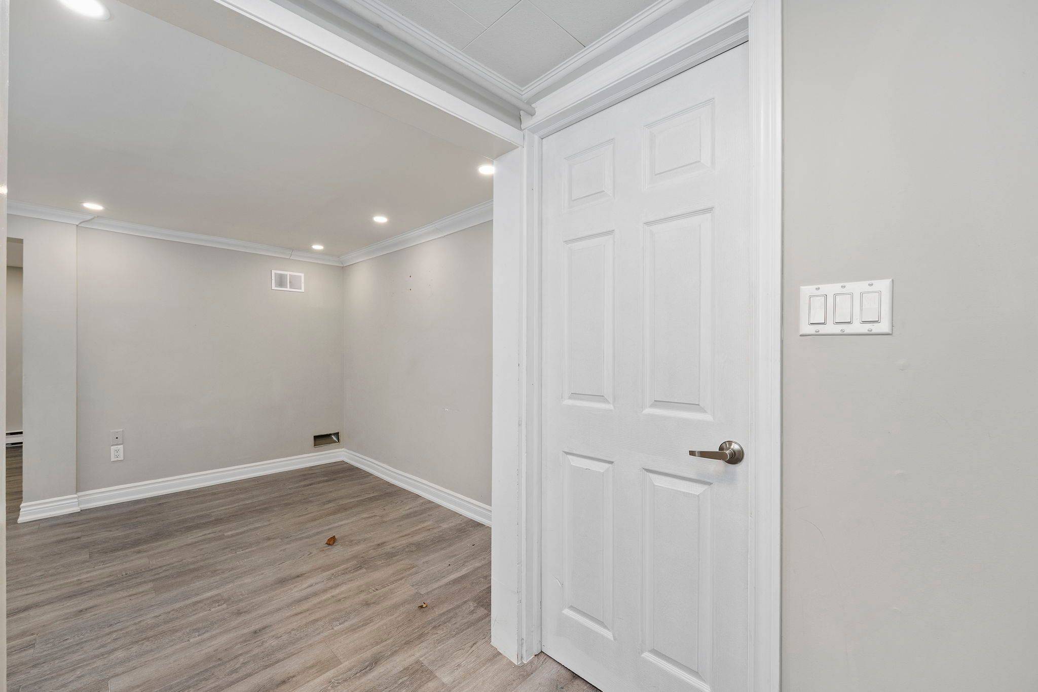 Georgina, ON L4P 1L1,41 Shirlea BLVD