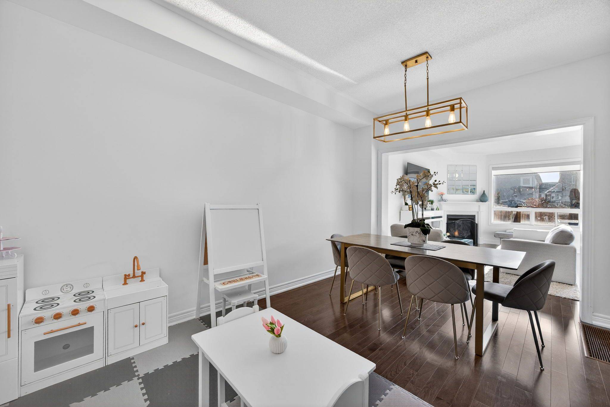 New Tecumseth, ON L0G 1W0,91 Mcgahey ST W