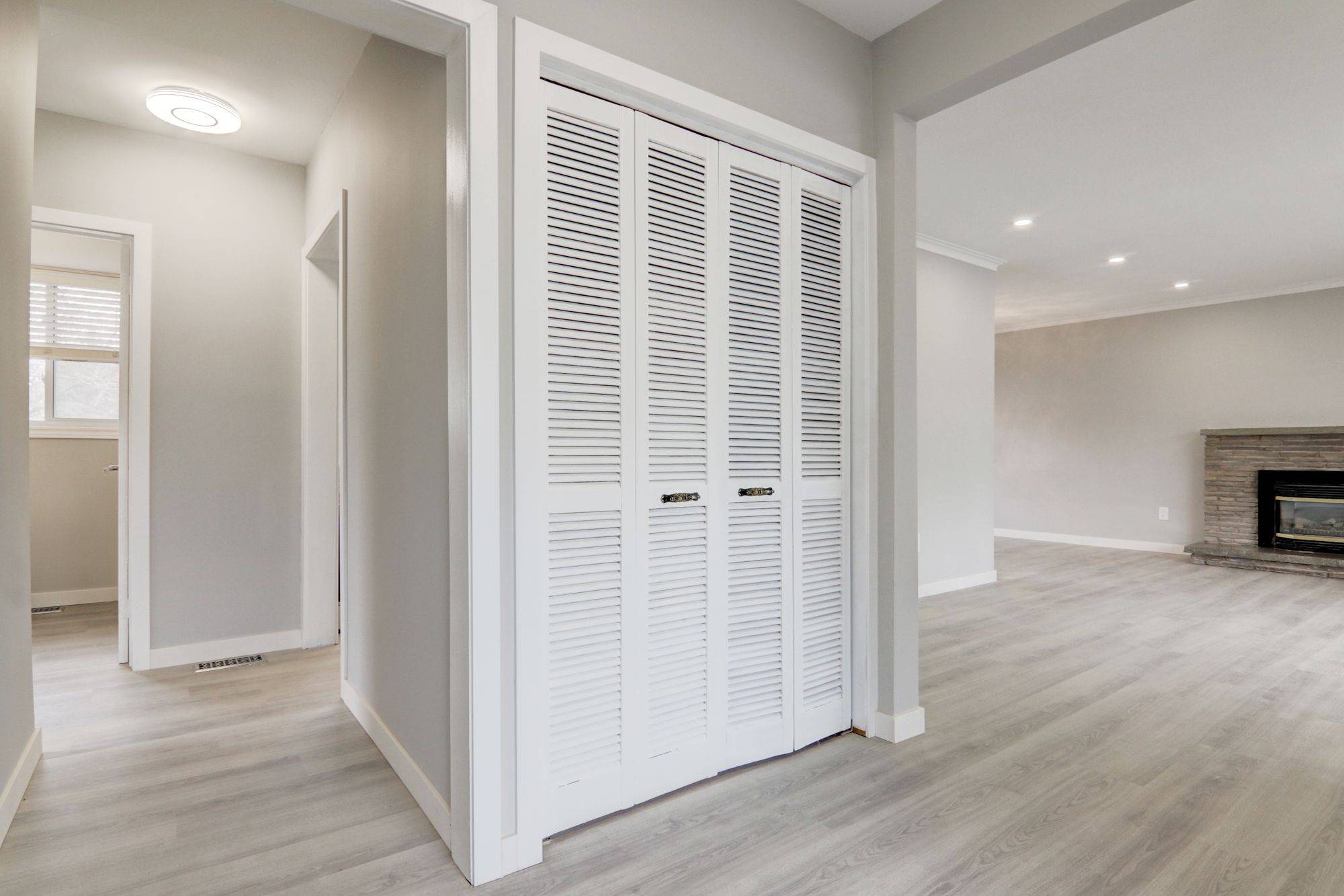 Oakville, ON L6H 2A1,1191 Newton RD