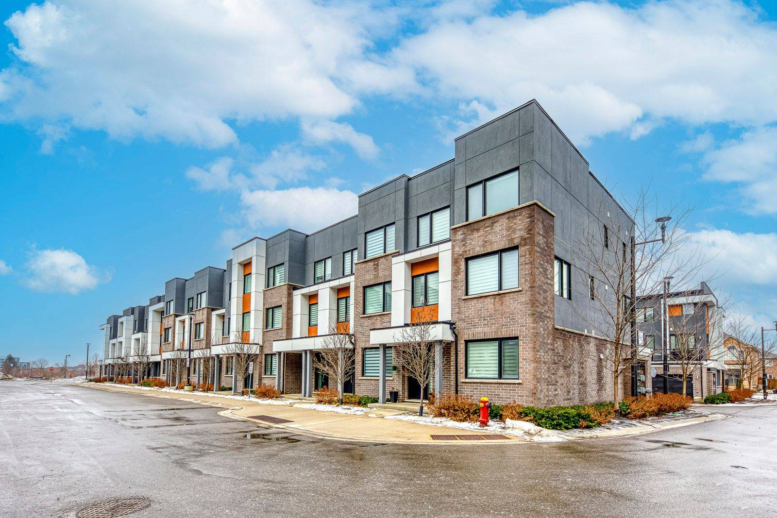 Oakville, ON L6H 0X4,99 Grovewood Common