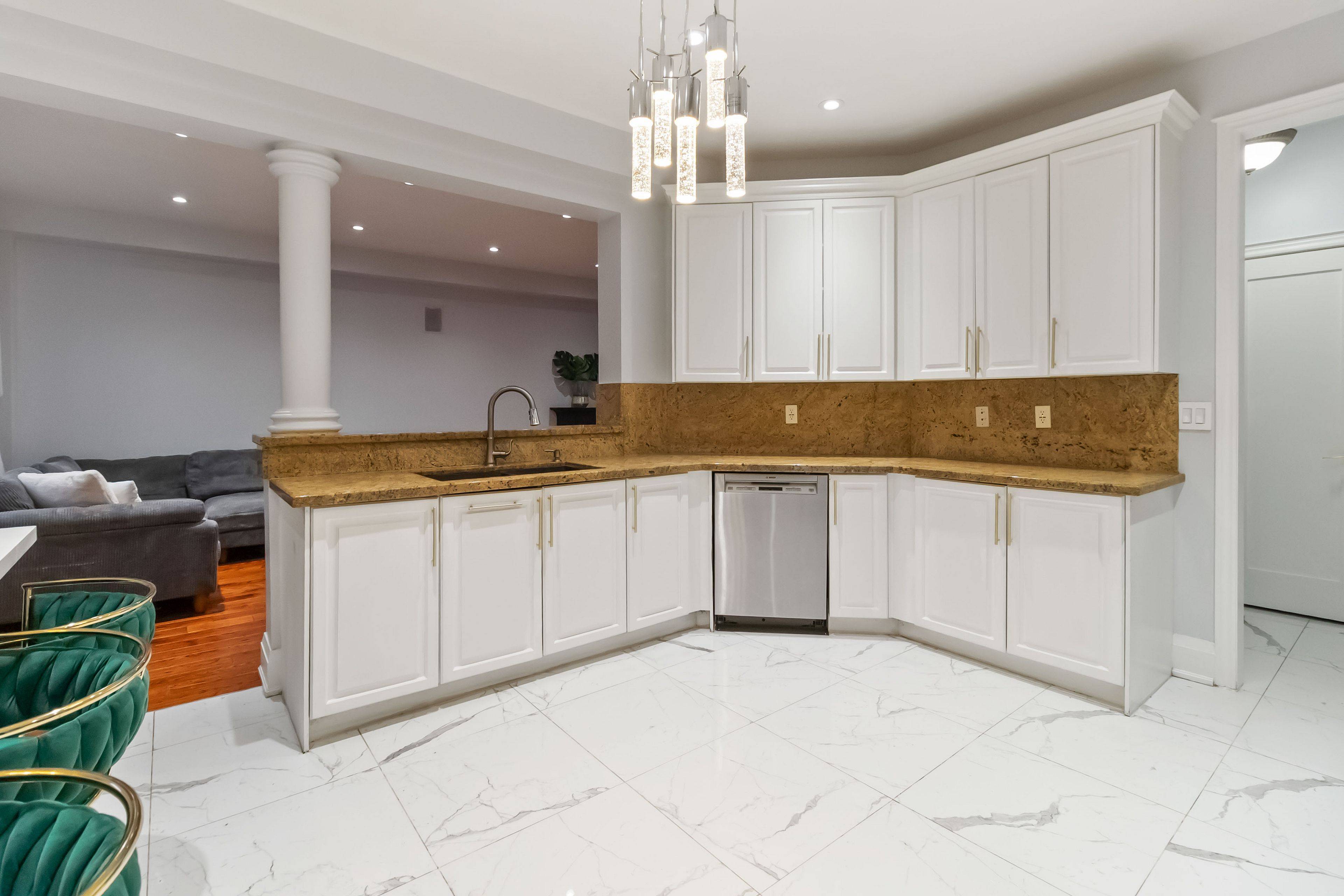 Oakville, ON L6L 0A6,242 Milkweed WAY