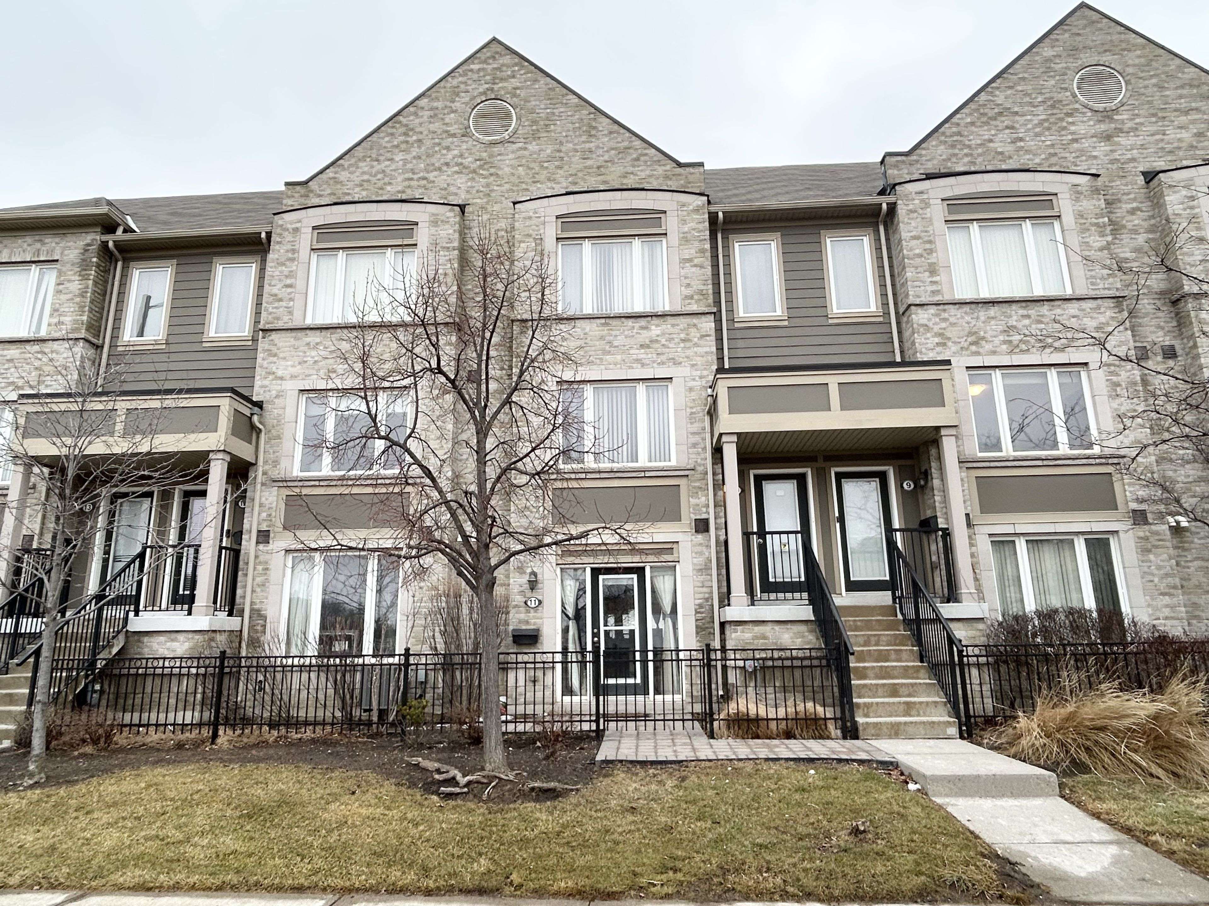 Mississauga, ON L5M 0S4,2875 Hazelton PL #10