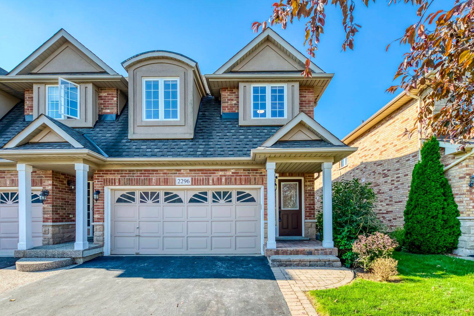 Oakville, ON L6M 4R3,2296 Parkglen AVE