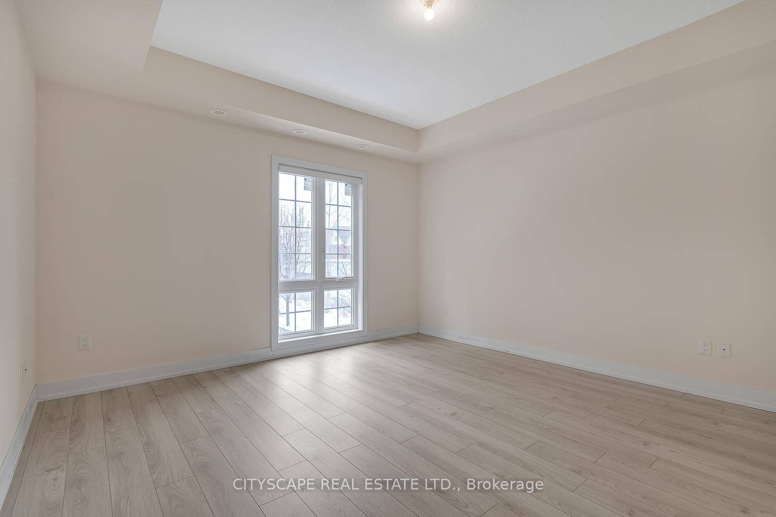 Toronto W02, ON M6P 0B8,3 Elsie LN #44