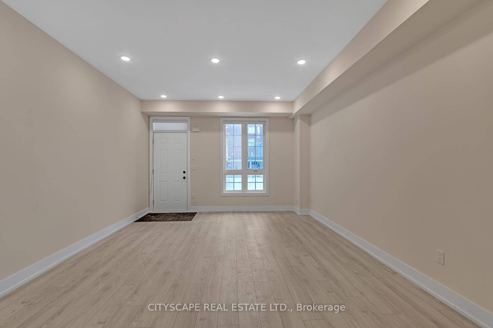 Toronto W02, ON M6P 0B8,3 Elsie LN #44